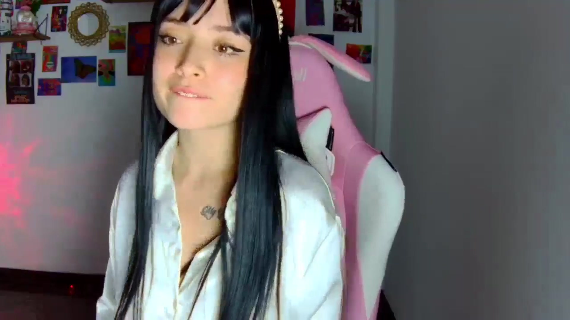 Gallery image thumbnail from CarolineJames's myfreecams stream on, 10/24/2025, 24:50 image 3 of 20