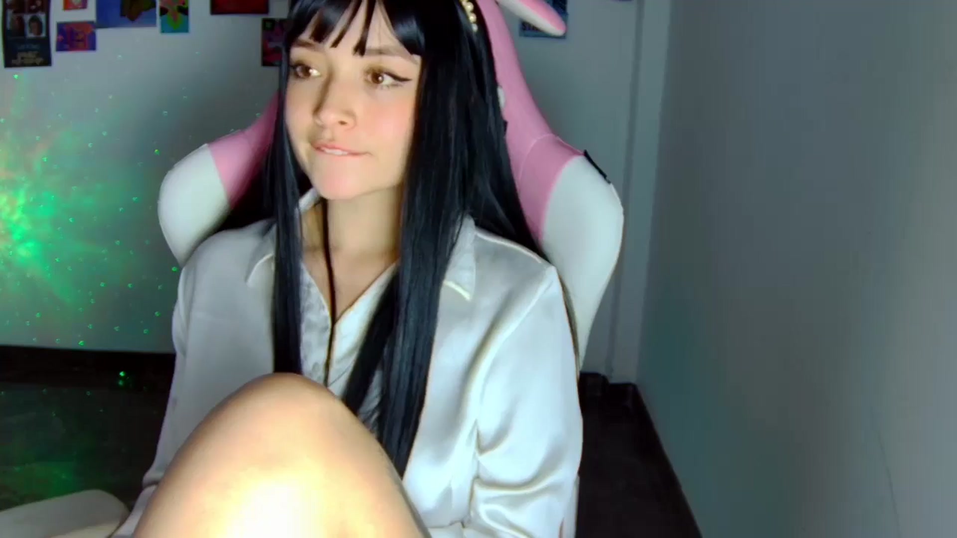 Gallery image thumbnail from CarolineJames's myfreecams stream on, 10/24/2025, 24:50 image 8 of 20