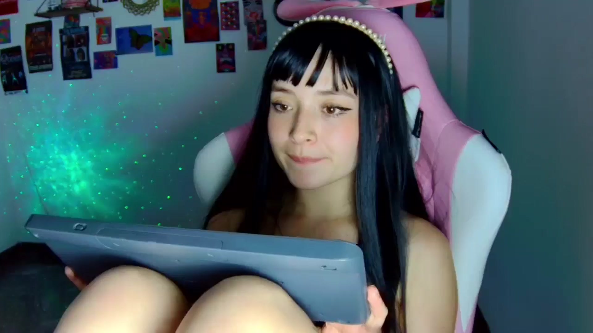 Gallery image thumbnail from CarolineJames's myfreecams stream on, 10/24/2025, 05:22 image 20 of 20
