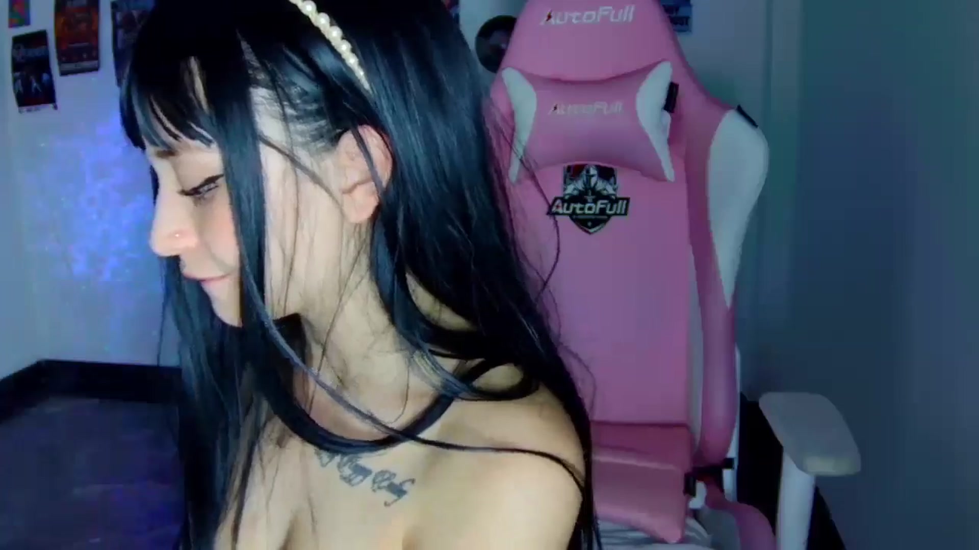 Gallery image thumbnail from CarolineJames's myfreecams stream on, 10/24/2025, 05:22 image 3 of 20