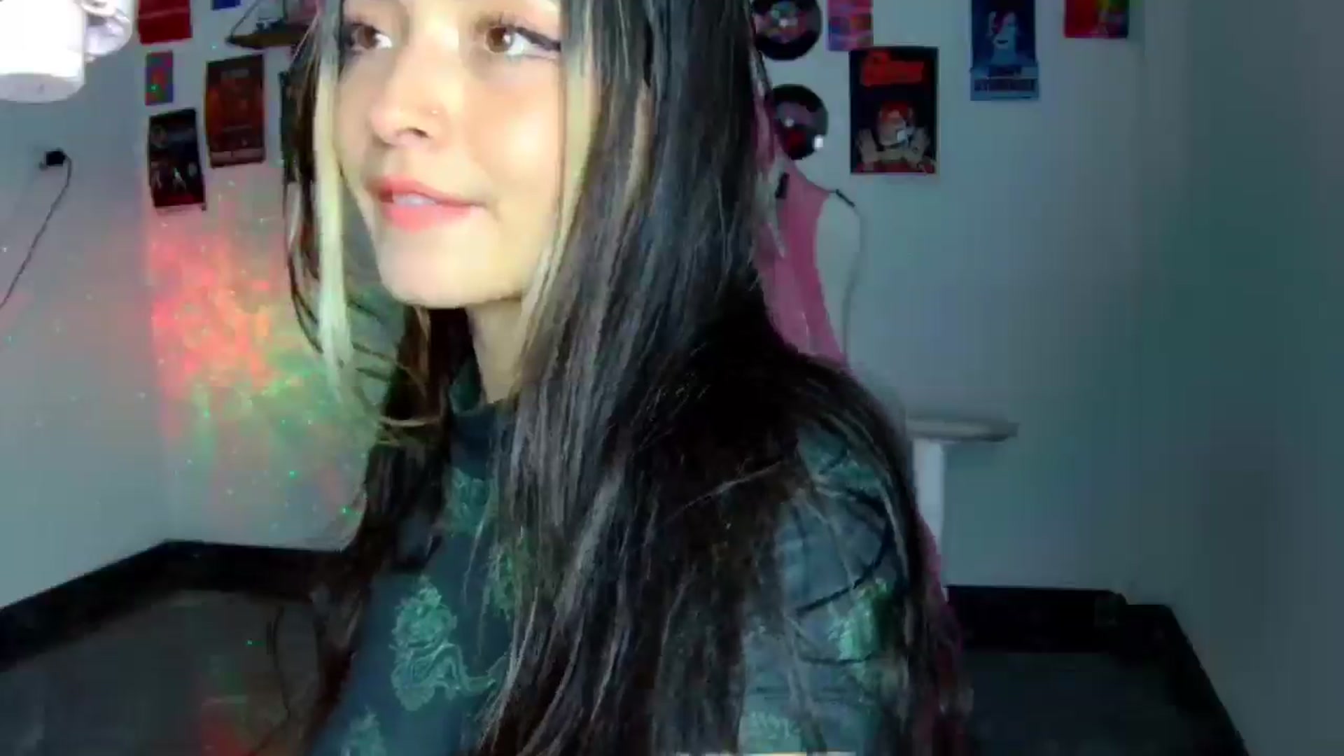 Gallery image thumbnail from CarolineJames's myfreecams stream on, 10/31/2025, 02:11 image 15 of 20