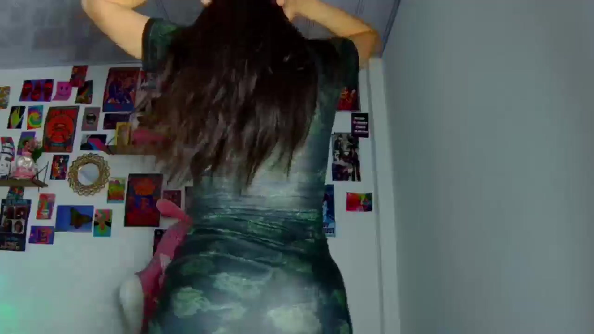 Gallery image thumbnail from CarolineJames's myfreecams stream on, 10/31/2025, 02:11 image 18 of 20