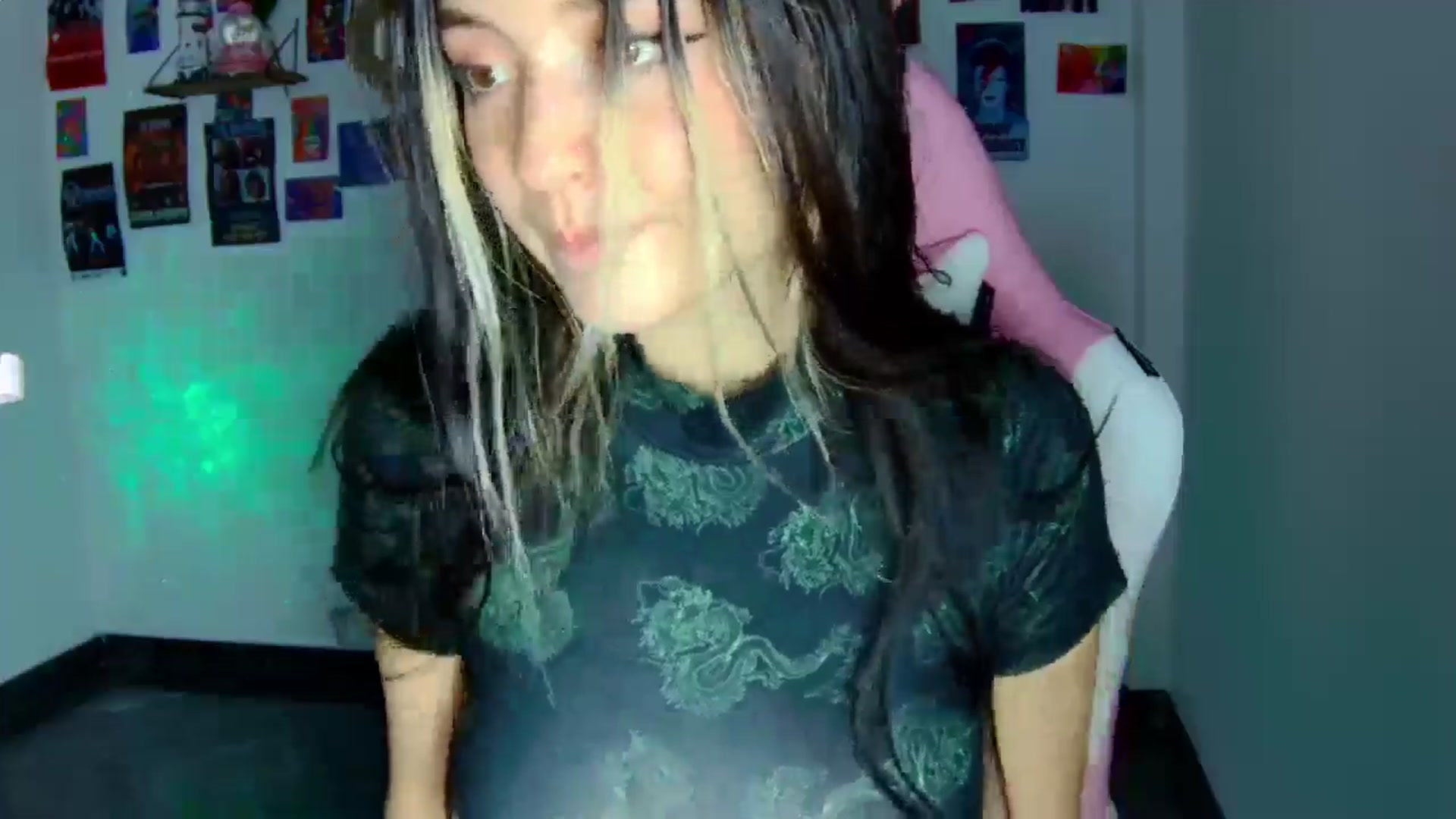 Gallery image thumbnail from CarolineJames's myfreecams stream on, 10/31/2025, 02:11 image 6 of 20