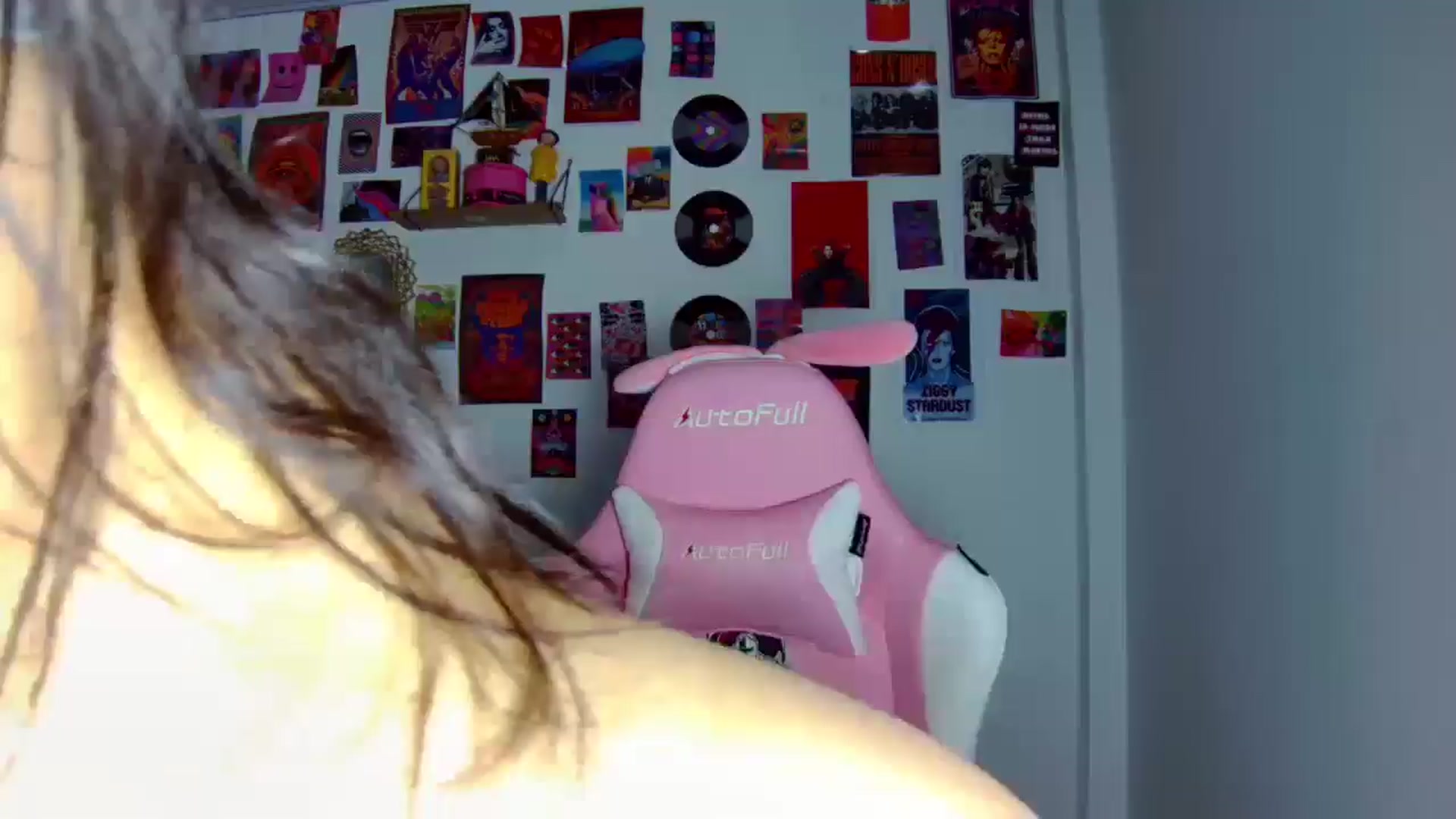 Gallery image thumbnail from CarolineJames's myfreecams stream on, 10/31/2025, 02:41 image 1 of 20