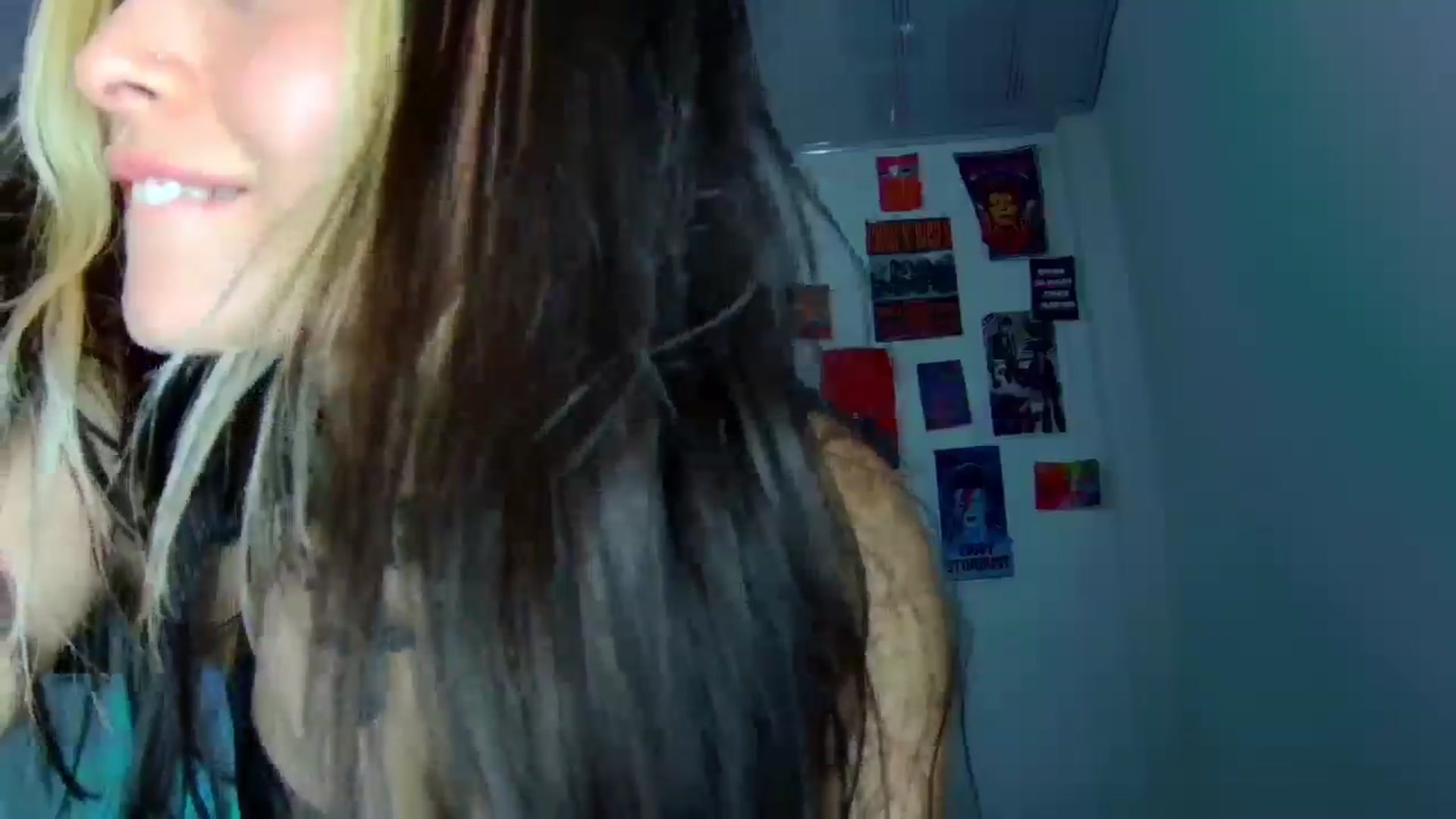 Gallery image thumbnail from CarolineJames's myfreecams stream on, 01/08/2026, 23:23 image 9 of 20