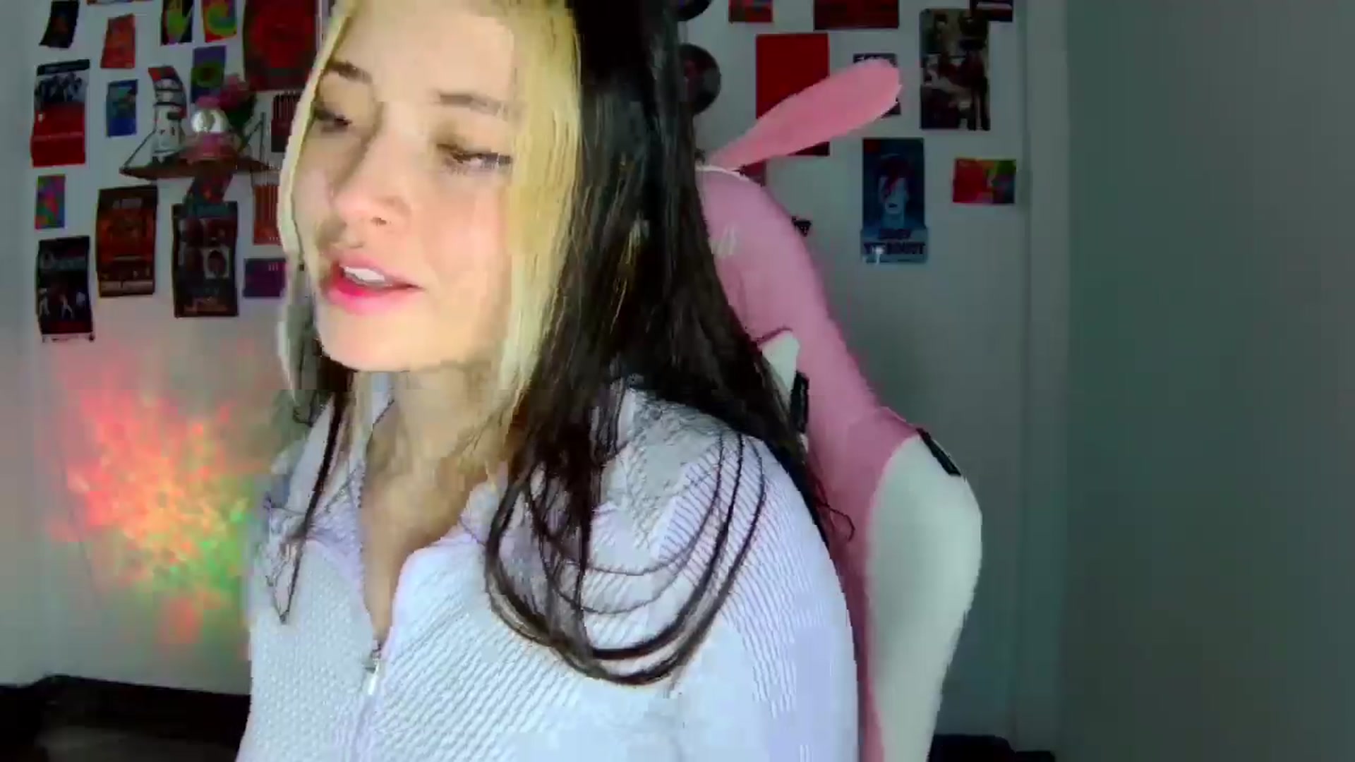 Gallery image thumbnail from CarolineJames's myfreecams stream on, 01/21/2026, 24:00 image 2 of 20