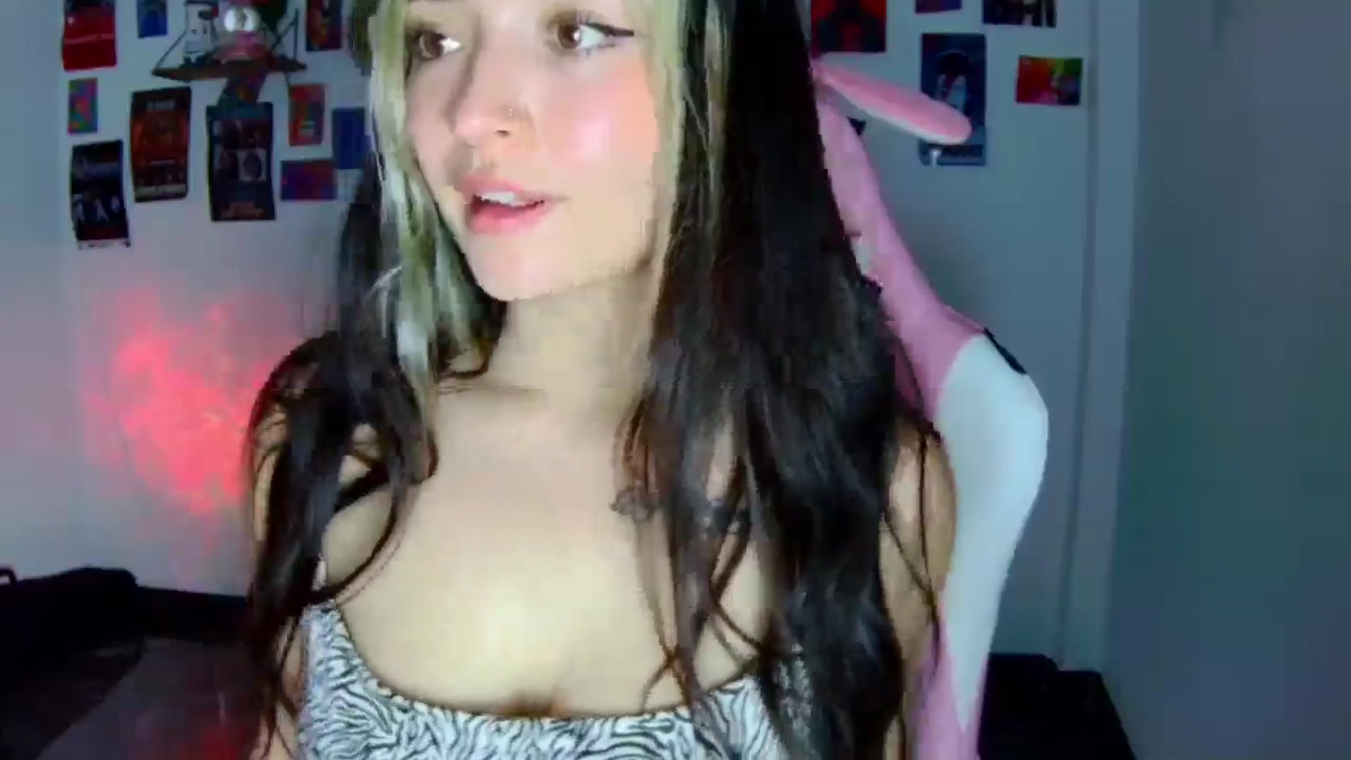 Gallery image thumbnail from CarolineJames's myfreecams stream on, 01/28/2026, 01:47 image 7 of 20