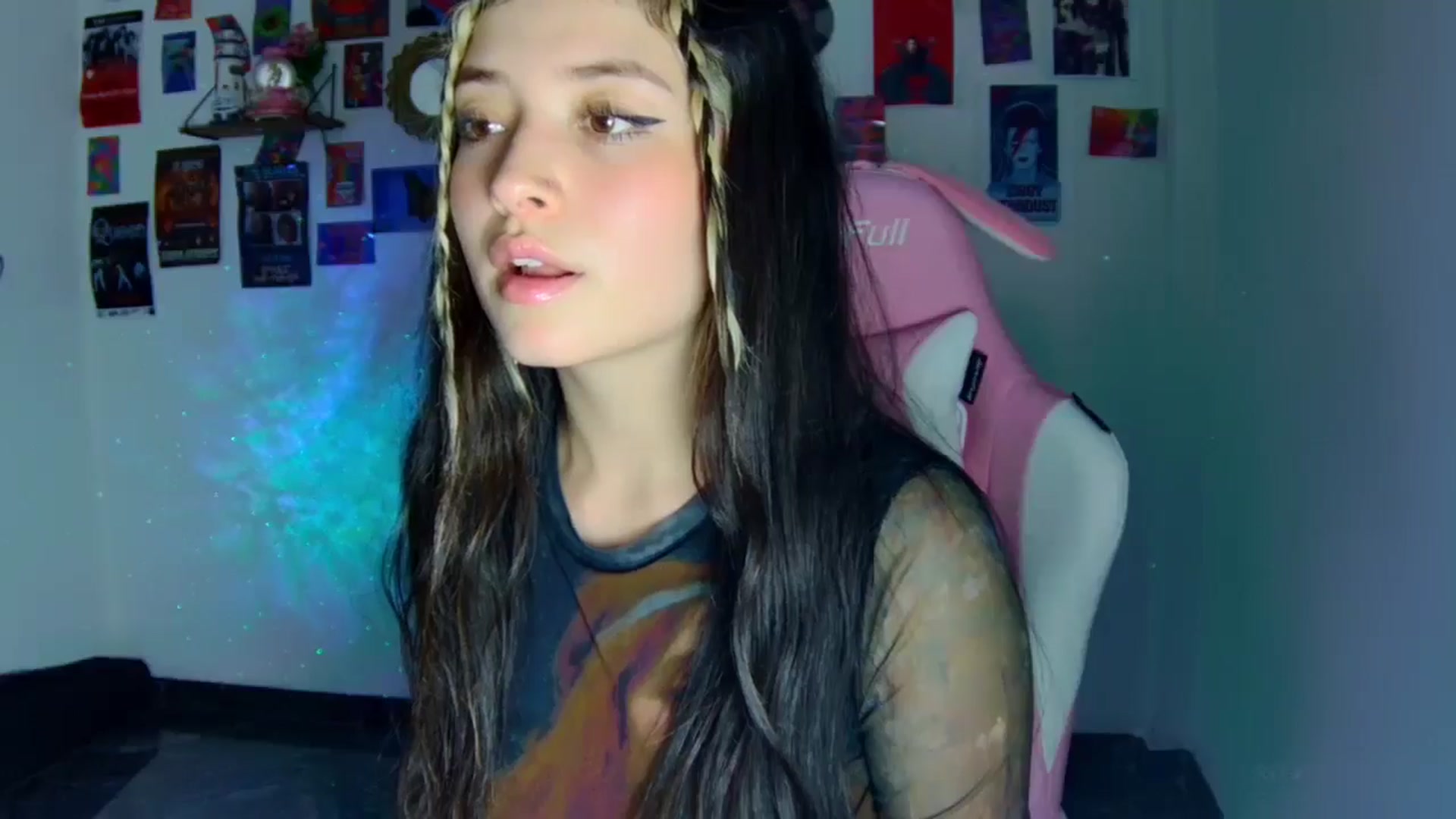 Gallery image thumbnail from CarolineJames's myfreecams stream on, 02/22/2026, 01:00 image 13 of 20