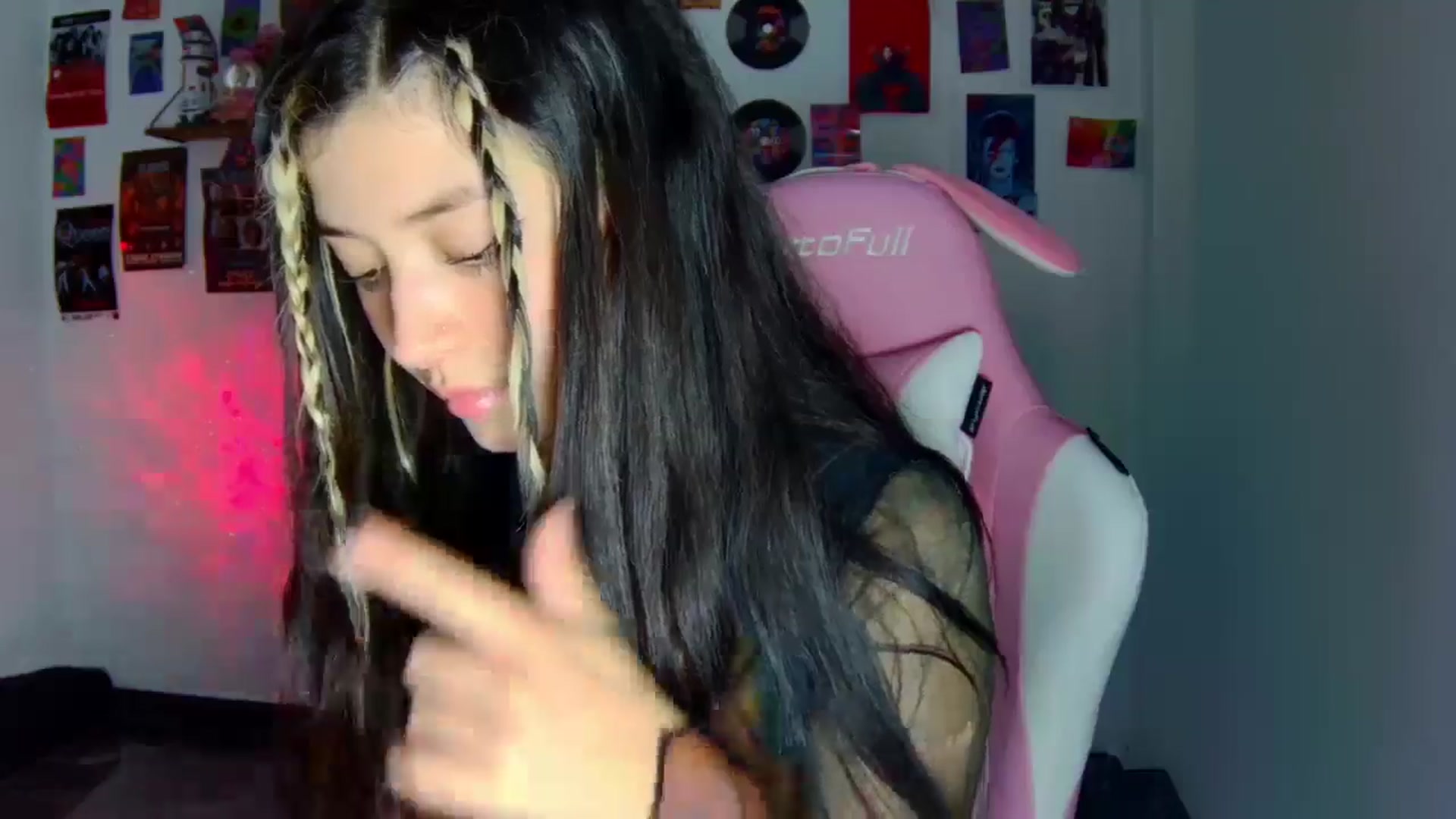 Gallery image thumbnail from CarolineJames's myfreecams stream on, 02/22/2026, 01:00 image 16 of 20