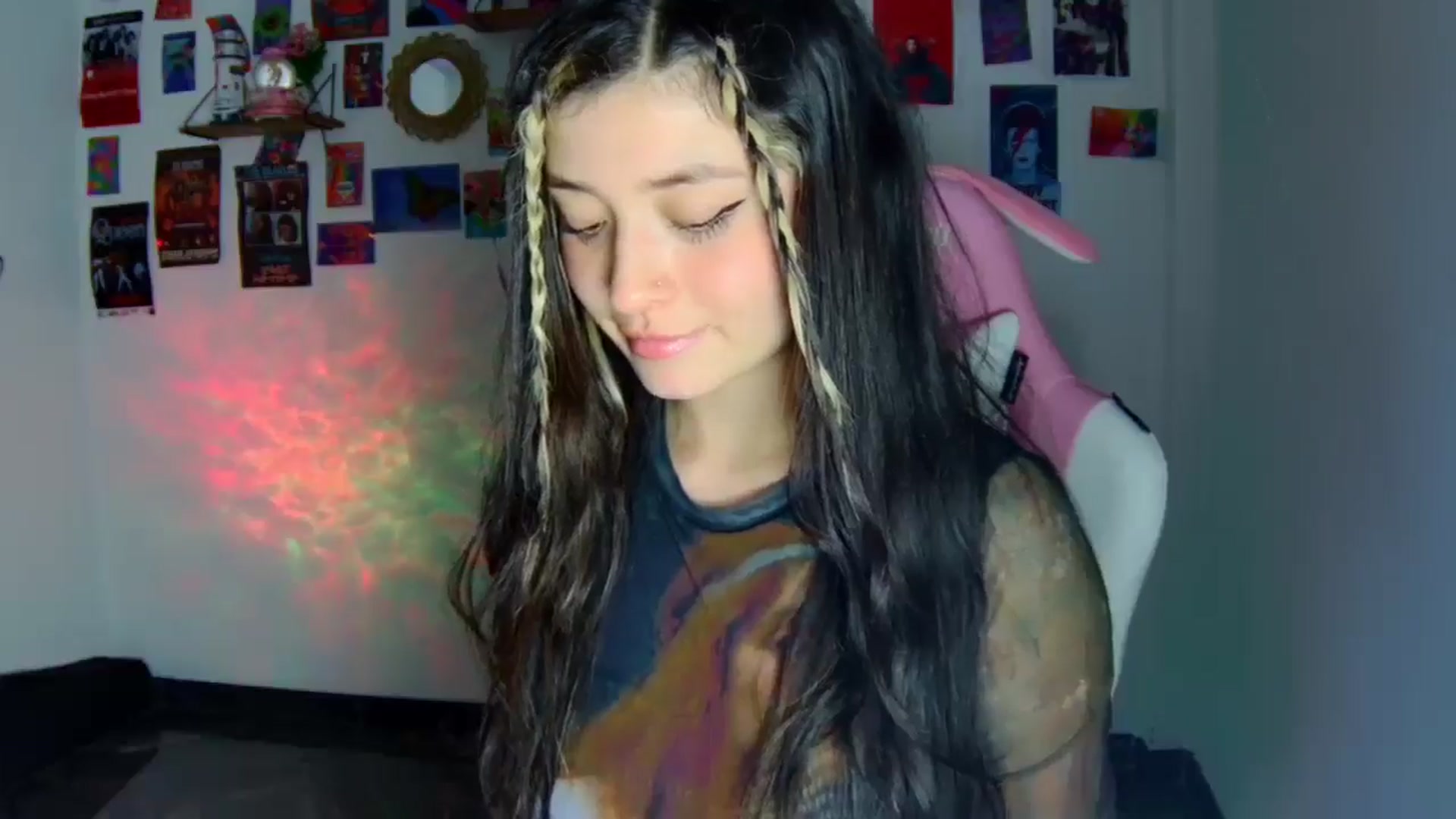 Gallery image thumbnail from CarolineJames's myfreecams stream on, 02/22/2026, 01:00 image 12 of 20