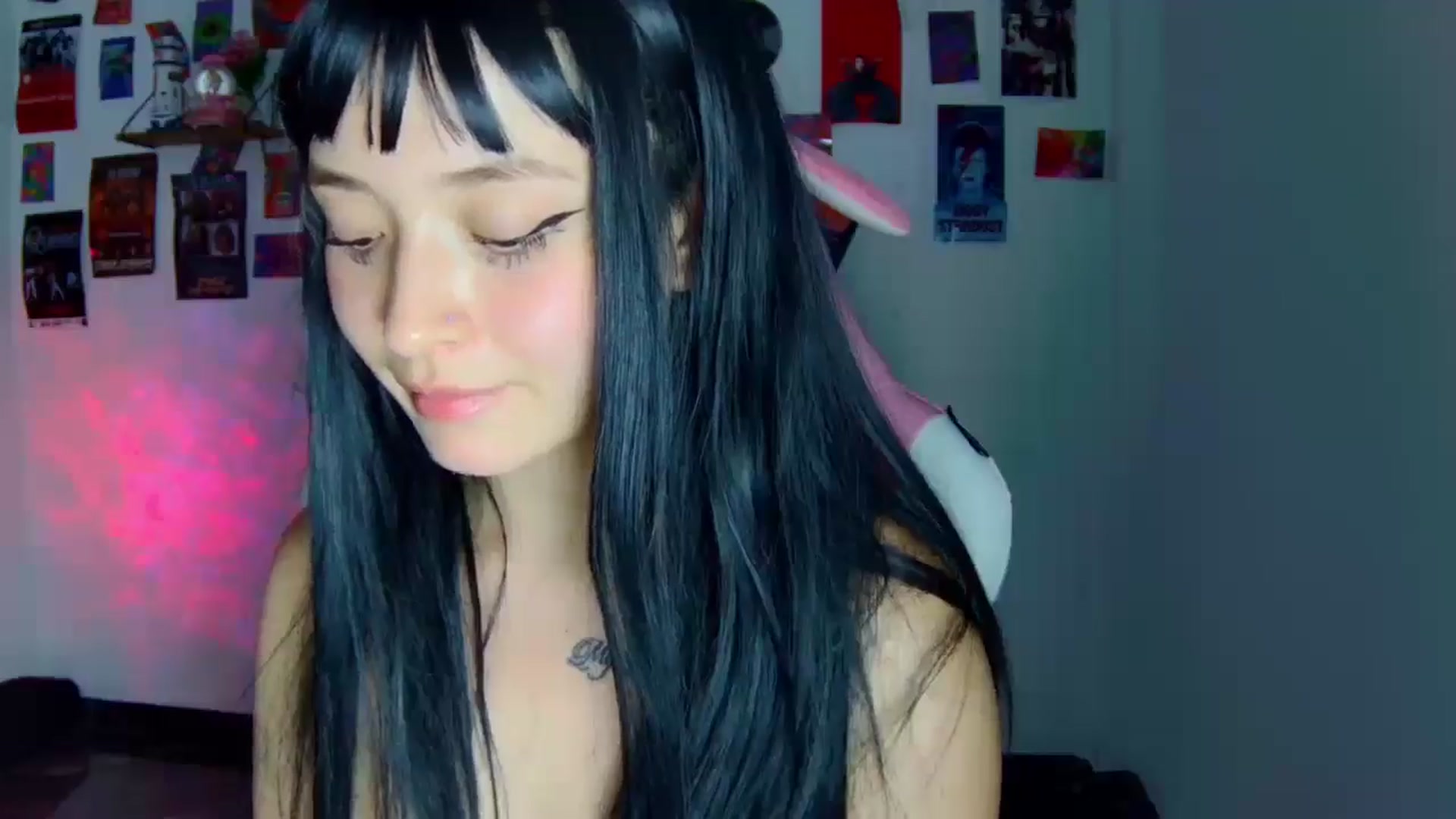 Gallery image thumbnail from CarolineJames's myfreecams stream on, 03/05/2026, 06:01 image 19 of 20