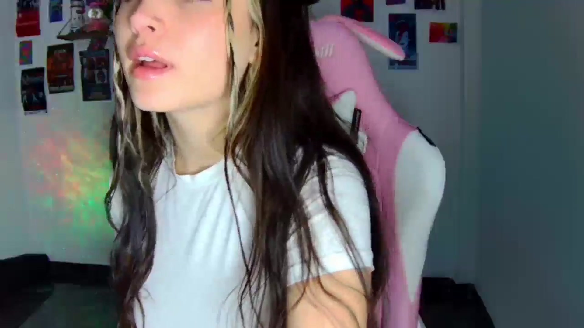 Gallery image thumbnail from CarolineJames's myfreecams stream on, 03/06/2026, 01:53 image 5 of 20