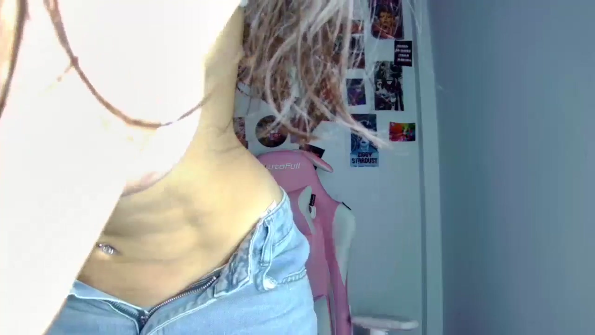 Gallery image thumbnail from CarolineJames's myfreecams stream on, 03/06/2026, 01:53 image 16 of 20