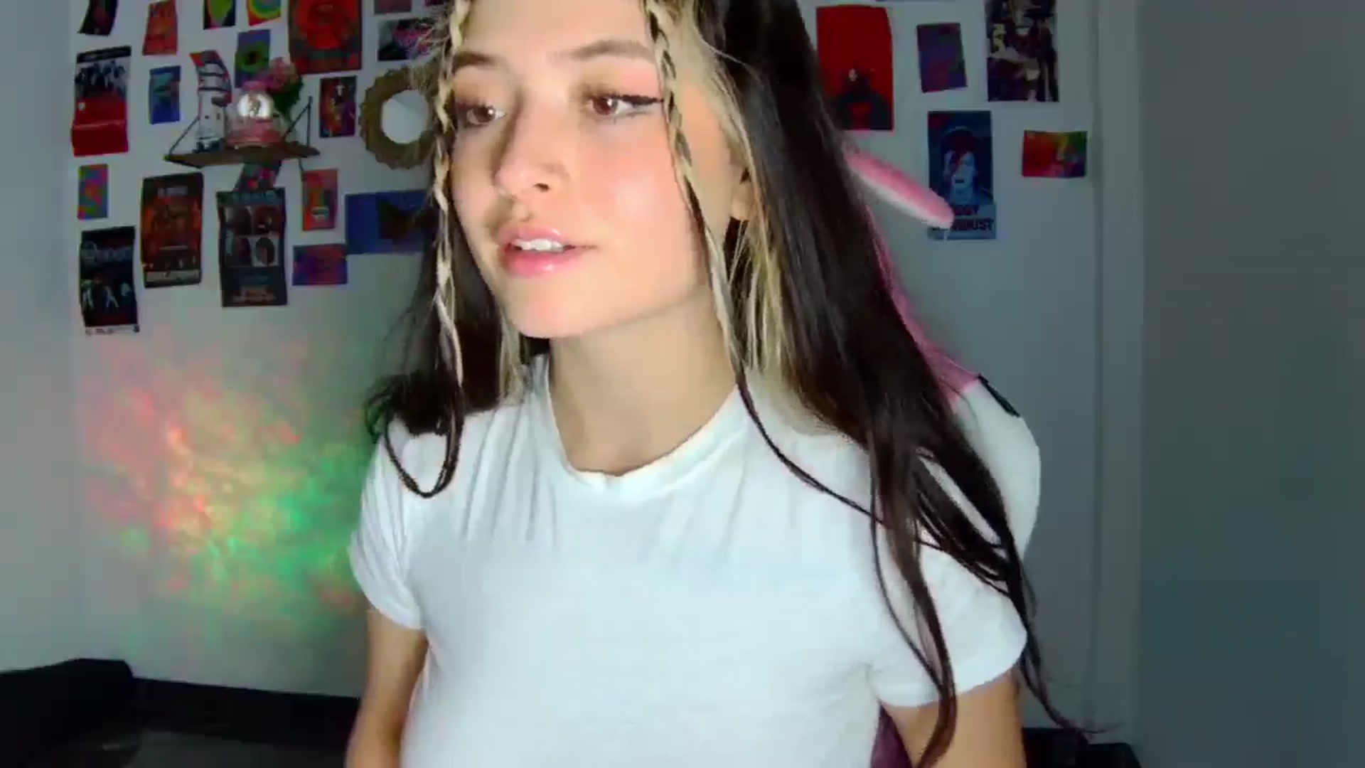 Gallery image thumbnail from CarolineJames's myfreecams stream on, 03/06/2026, 01:53 image 4 of 20