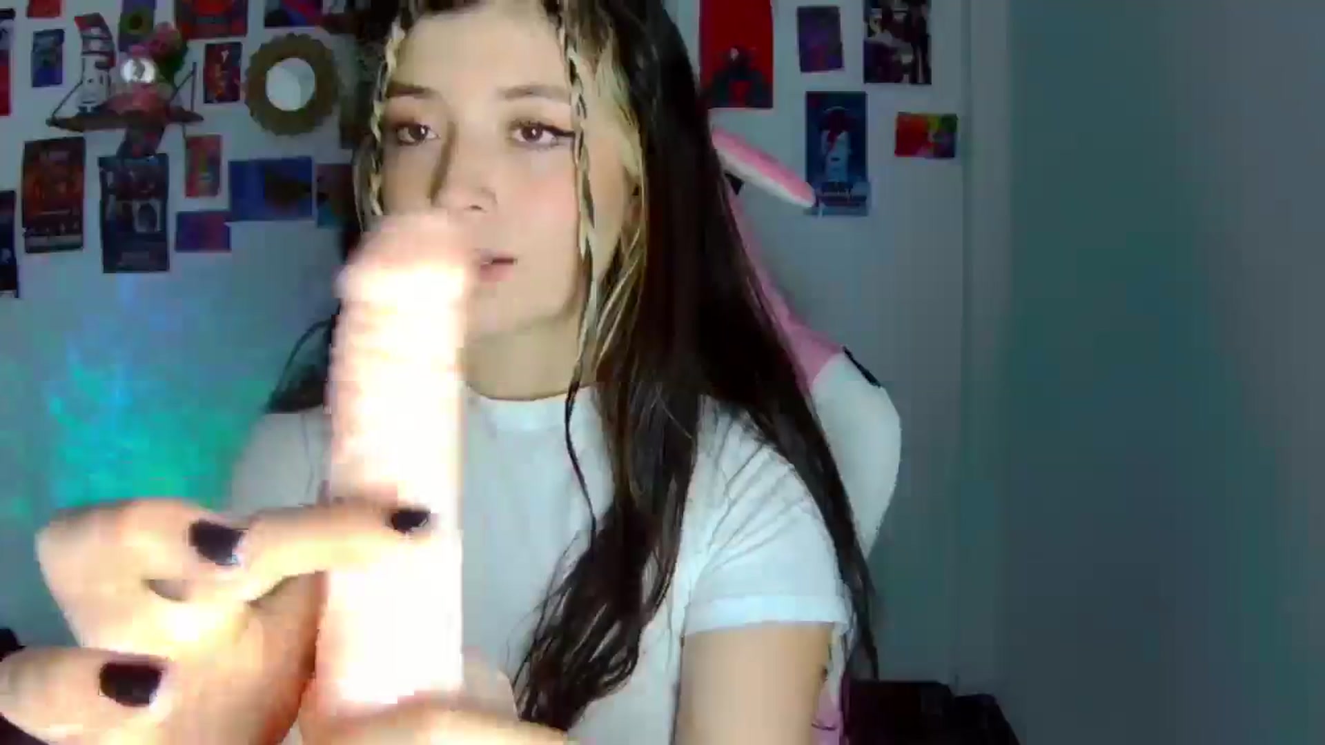 Gallery image thumbnail from CarolineJames's myfreecams stream on, 03/06/2026, 01:53 image 11 of 20
