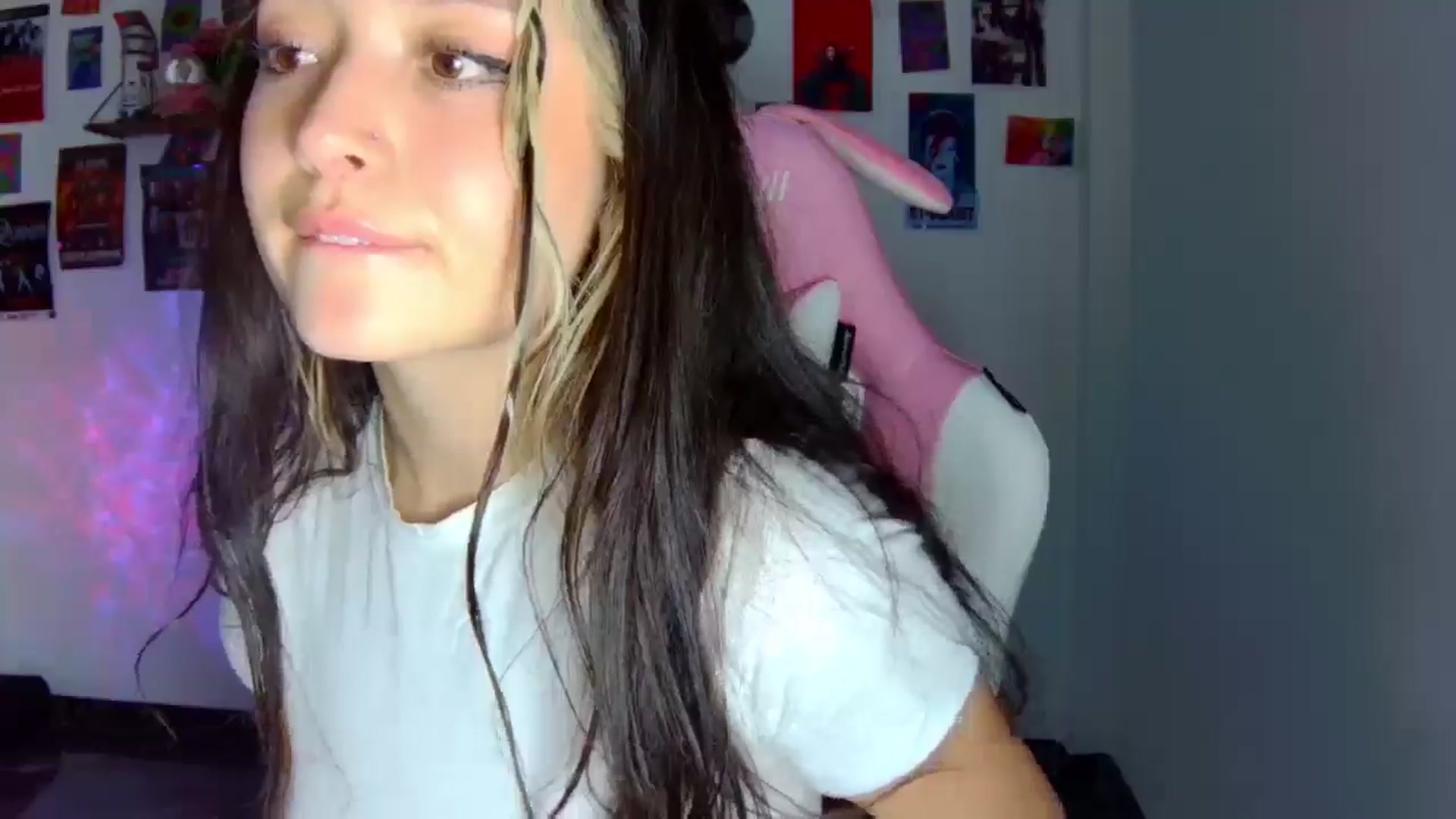Gallery image thumbnail from CarolineJames's myfreecams stream on, 03/06/2026, 01:53 image 20 of 20