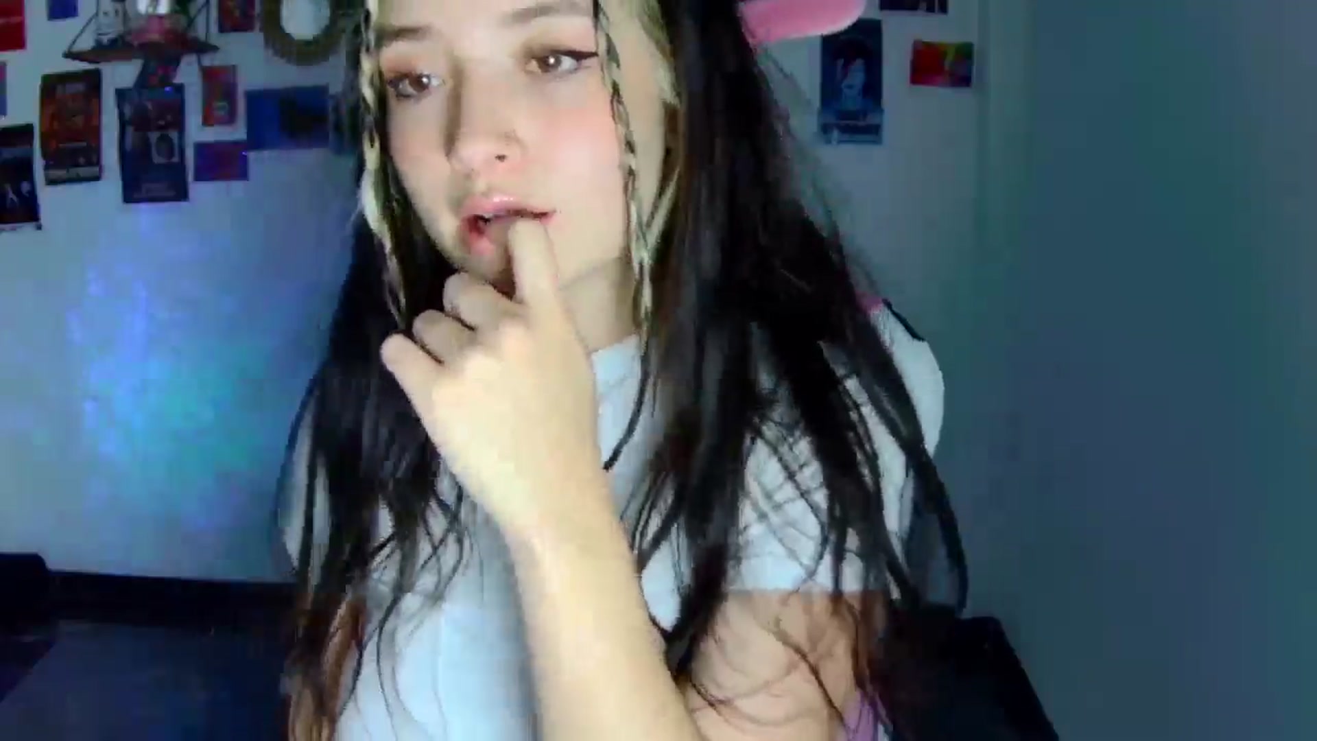 Gallery image thumbnail from CarolineJames's myfreecams stream on, 03/06/2026, 06:05 image 17 of 20