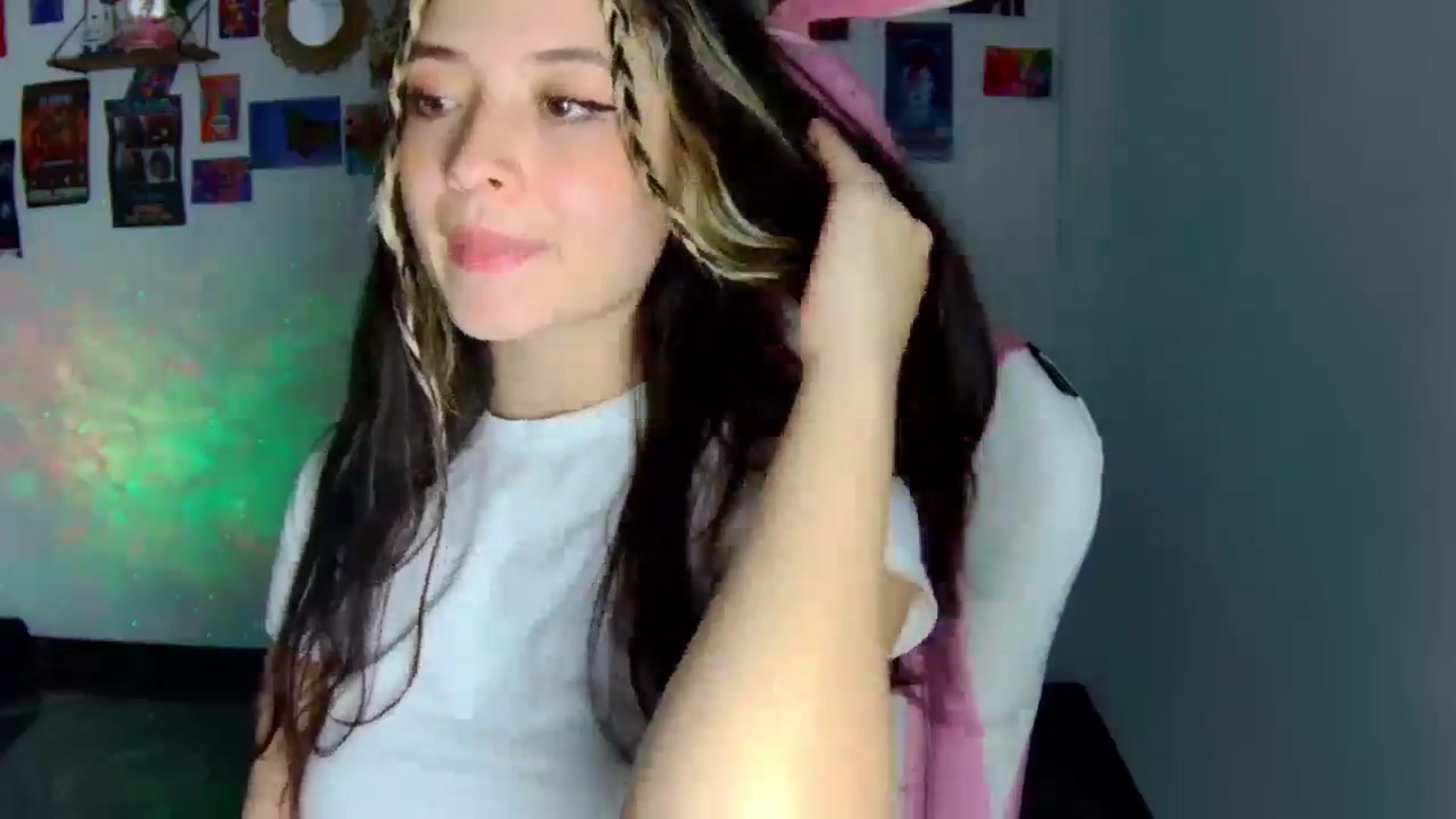 Gallery image thumbnail from CarolineJames's myfreecams stream on, 03/06/2026, 06:05 image 15 of 20