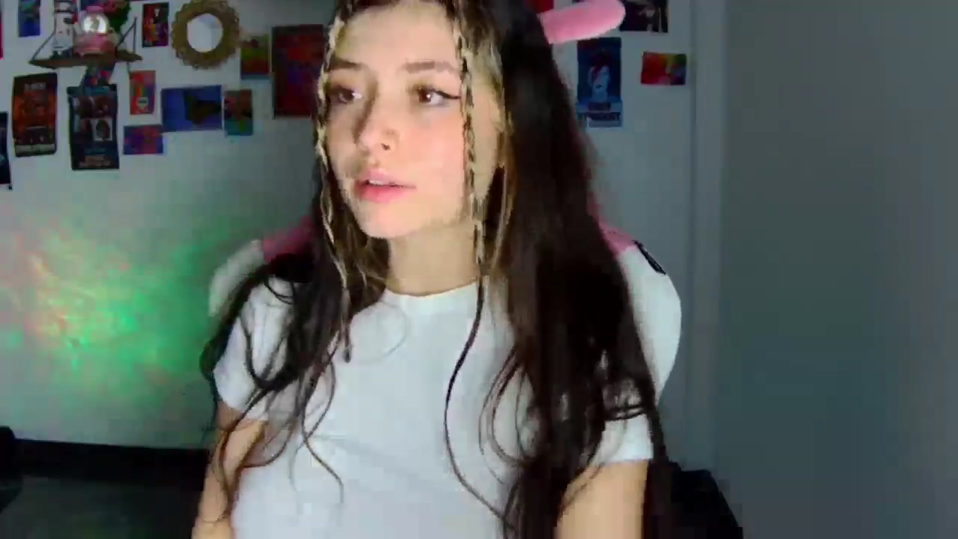 Gallery image thumbnail from CarolineJames's myfreecams stream on, 03/06/2026, 06:05 image 9 of 20