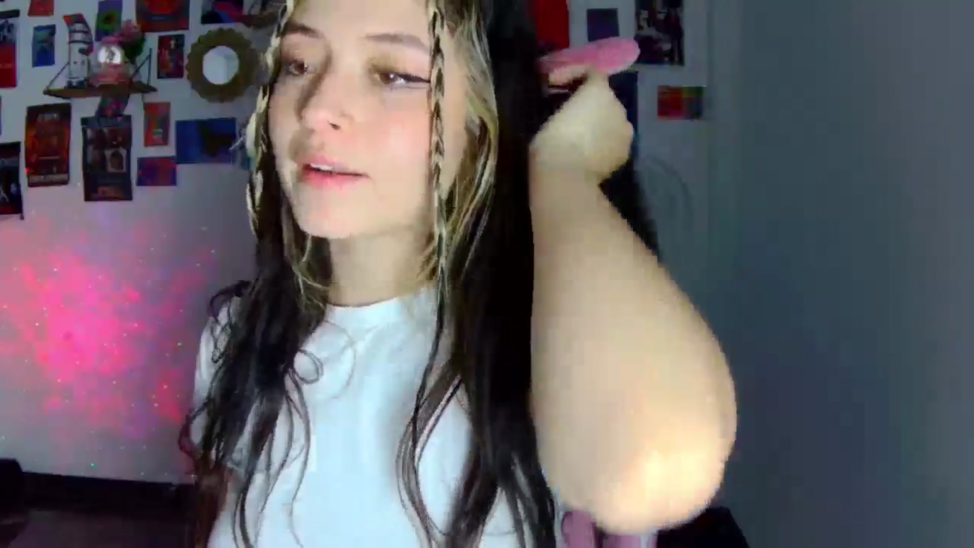 Gallery image thumbnail from CarolineJames's myfreecams stream on, 03/06/2026, 06:05 image 13 of 20