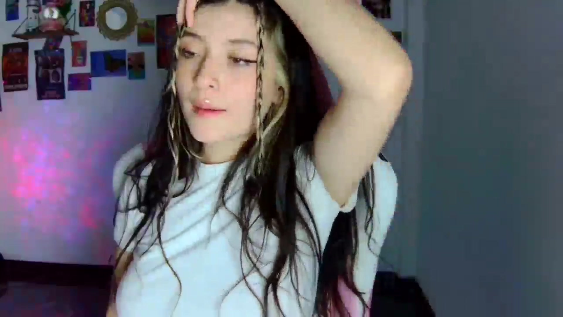 Gallery image thumbnail from CarolineJames's myfreecams stream on, 03/06/2026, 06:05 image 6 of 20