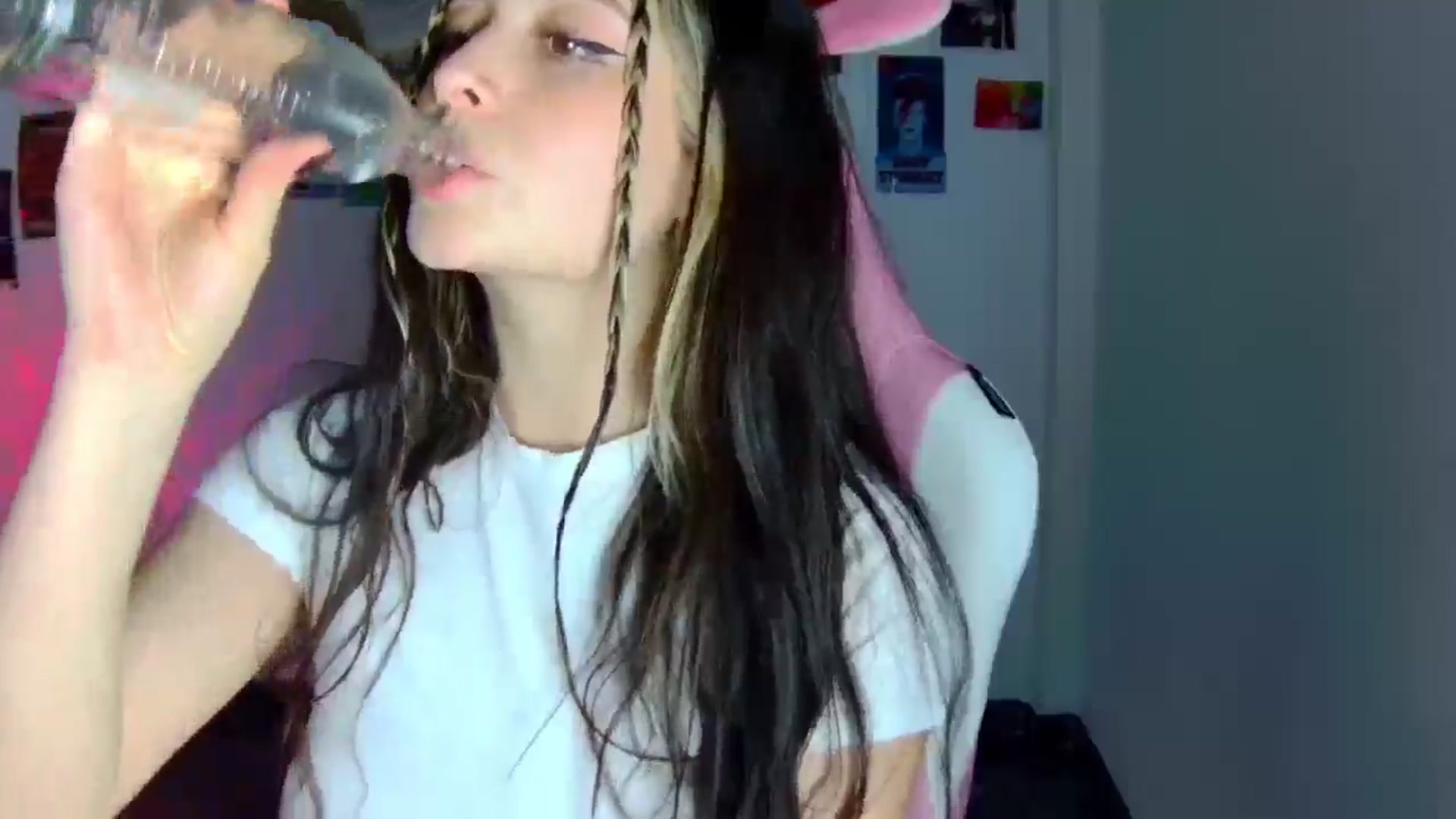 Gallery image thumbnail from CarolineJames's myfreecams stream on, 03/06/2026, 06:05 image 7 of 20