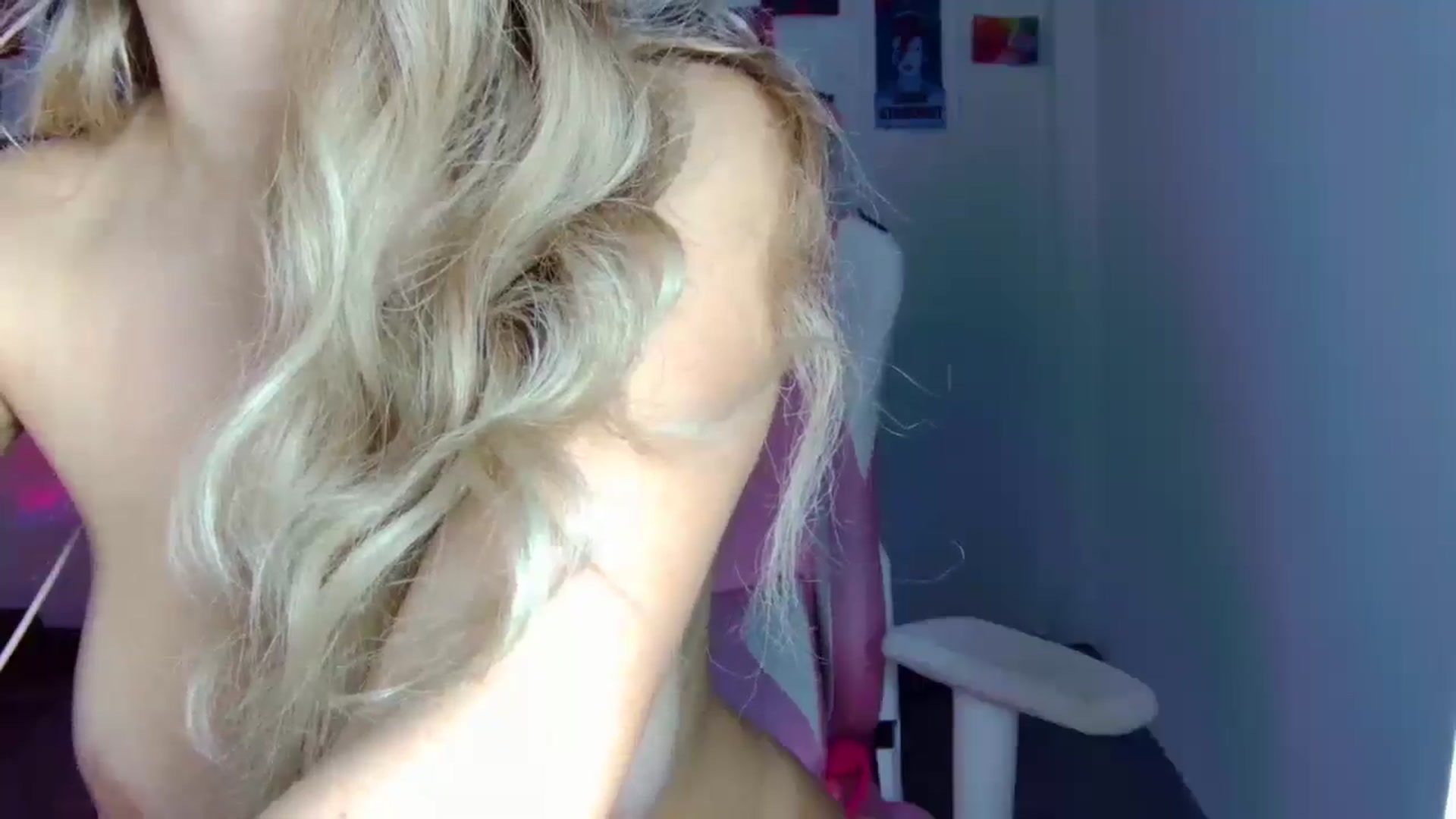 Gallery image thumbnail from CarolineJames's myfreecams stream on, 03/16/2026, 04:09 image 5 of 20