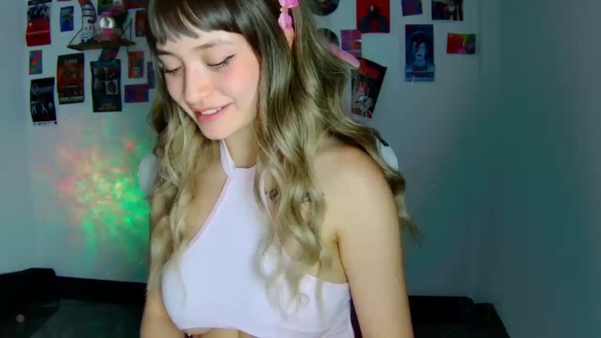 Gallery image thumbnail from CarolineJames's myfreecams stream on, 03/16/2026, 04:09 image 20 of 20