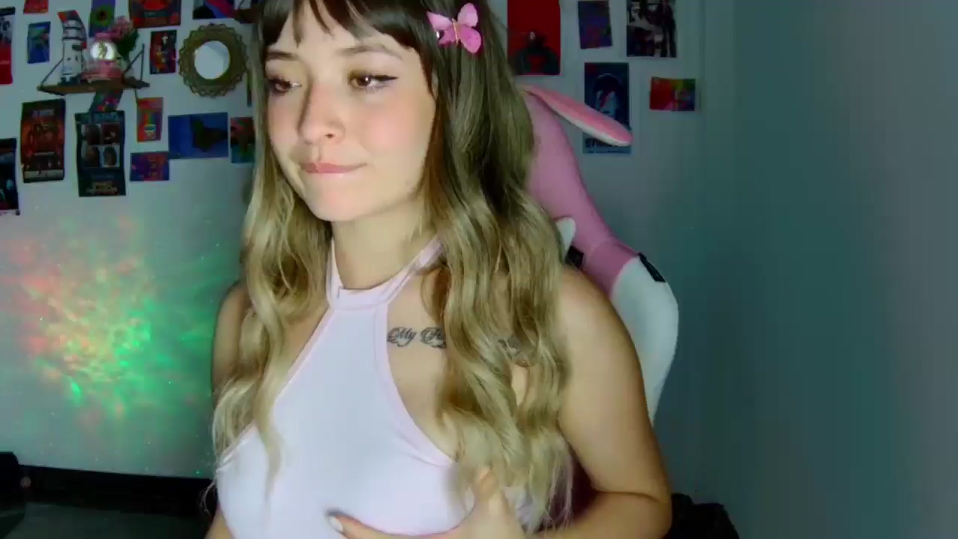 Gallery image thumbnail from CarolineJames's myfreecams stream on, 03/16/2026, 05:59 image 11 of 20