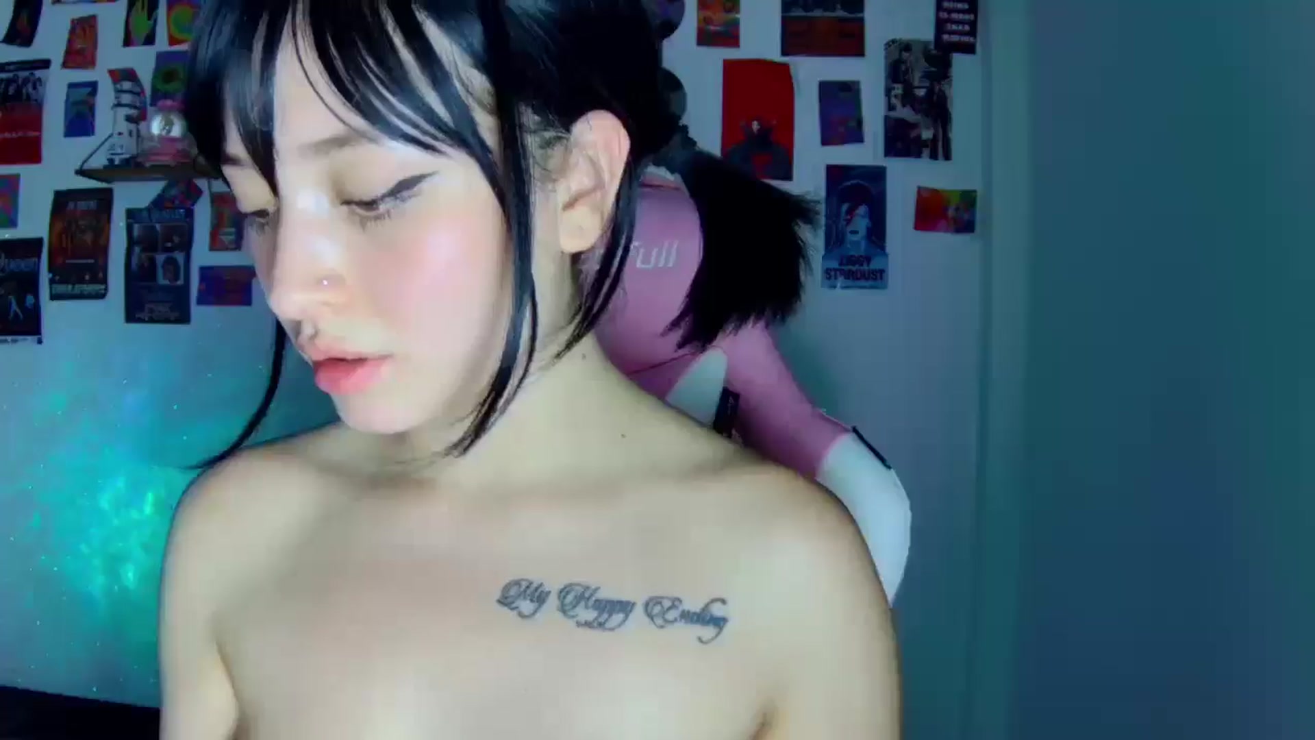 Gallery image thumbnail from CarolineJames's myfreecams stream on, 04/01/2026, 03:07 image 20 of 20