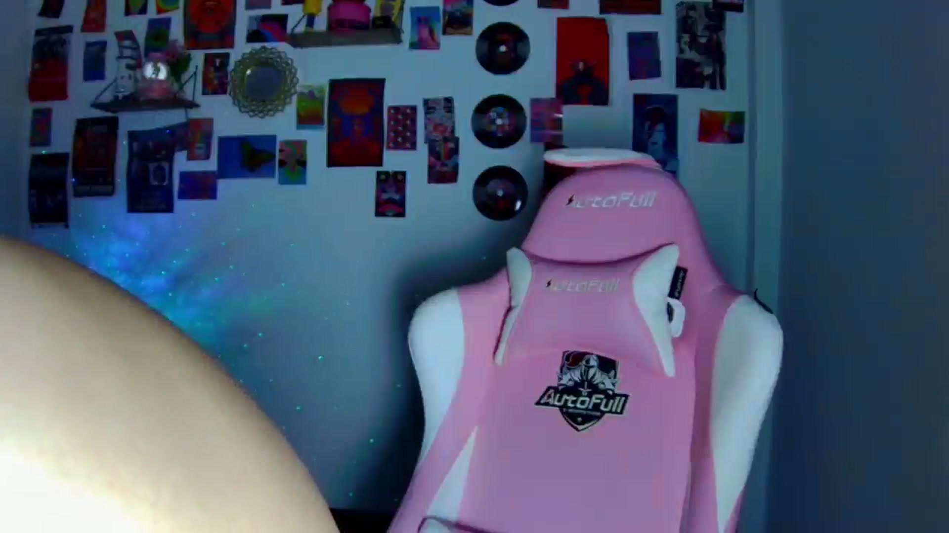 Gallery image thumbnail from CarolineJames's myfreecams stream on, 04/03/2026, 02:37 image 4 of 20