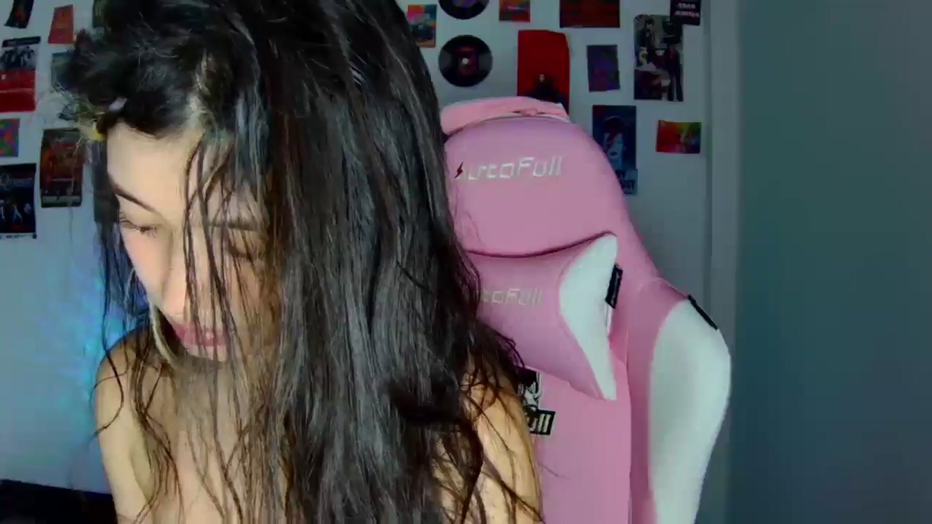 Gallery image thumbnail from CarolineJames's myfreecams stream on, 04/08/2026, 05:34 image 8 of 20