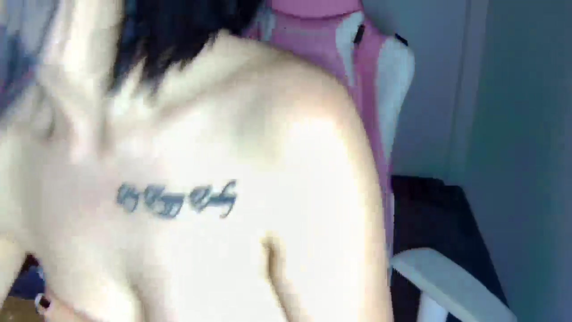 Gallery image thumbnail from CarolineJames's myfreecams stream on, 04/09/2026, 04:36 image 3 of 20