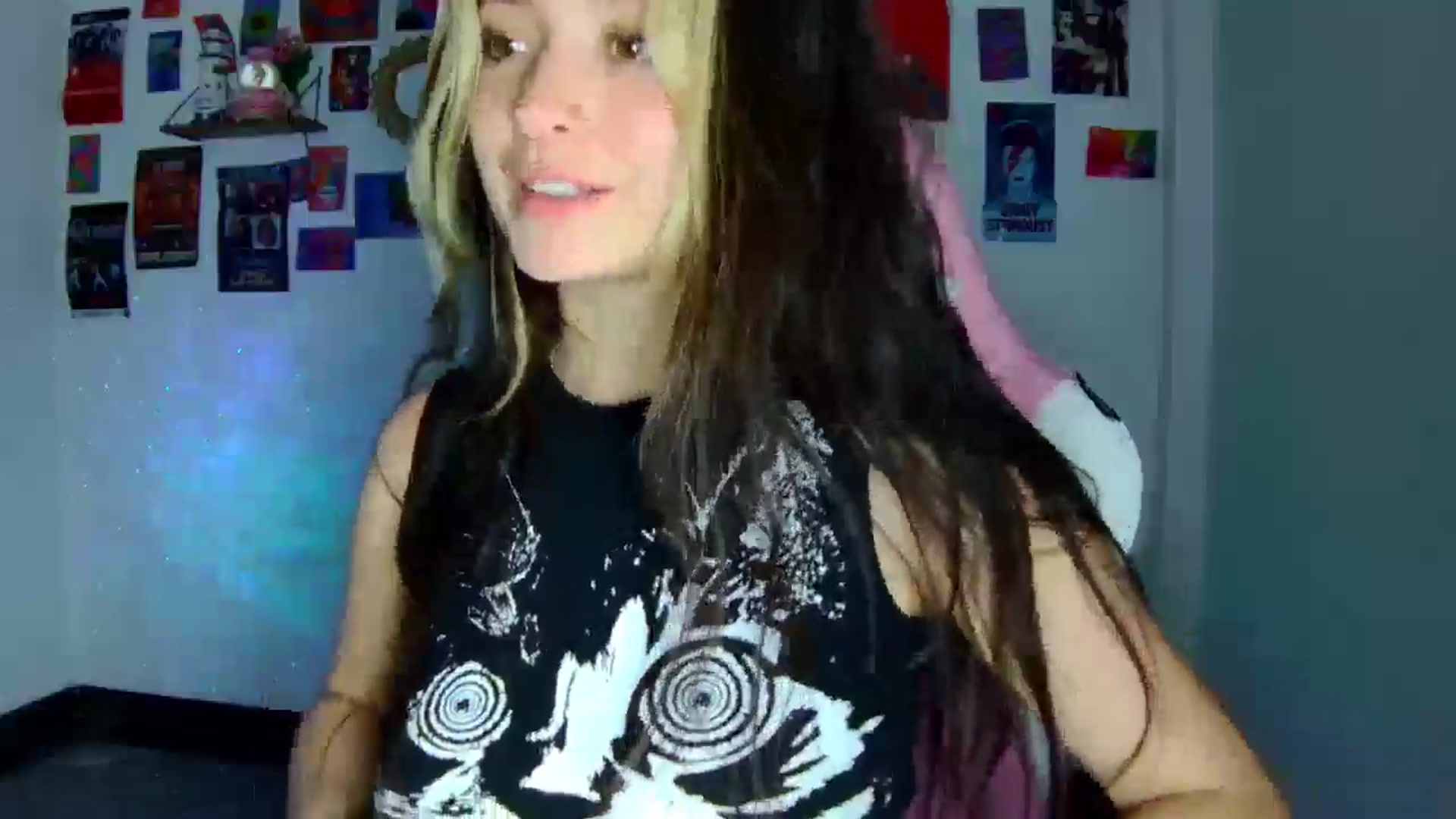 Gallery image thumbnail from CarolineJames's myfreecams stream on, 04/10/2026, 05:56 image 20 of 20