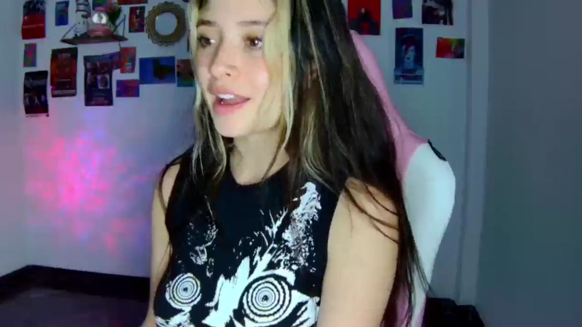 Gallery image thumbnail from CarolineJames's myfreecams stream on, 04/10/2026, 05:56 image 12 of 20