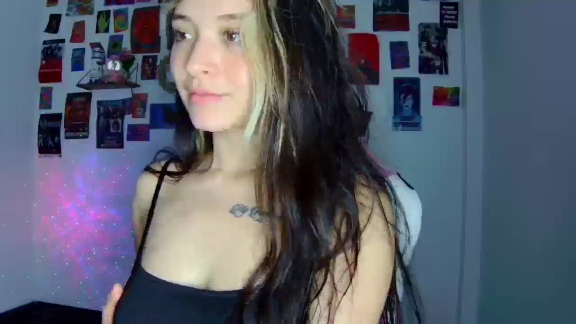 Gallery image thumbnail from CarolineJames's myfreecams stream on, 04/15/2026, 03:14 image 9 of 20