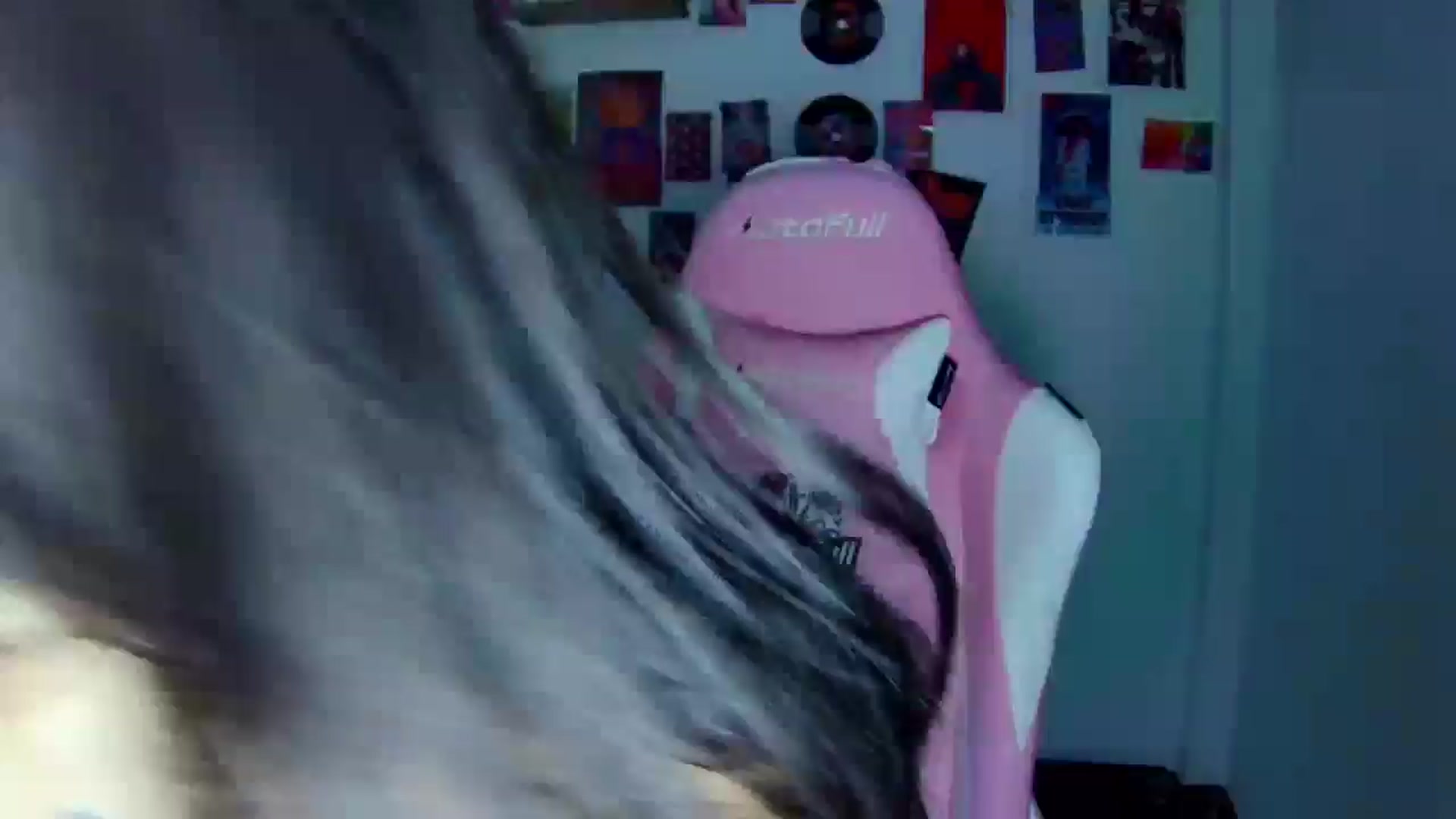 Gallery image thumbnail from CarolineJames's myfreecams stream on, 04/15/2026, 03:14 image 18 of 20