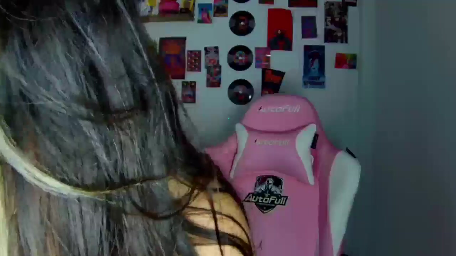 Gallery image thumbnail from CarolineJames's myfreecams stream on, 04/15/2026, 06:16 image 18 of 20