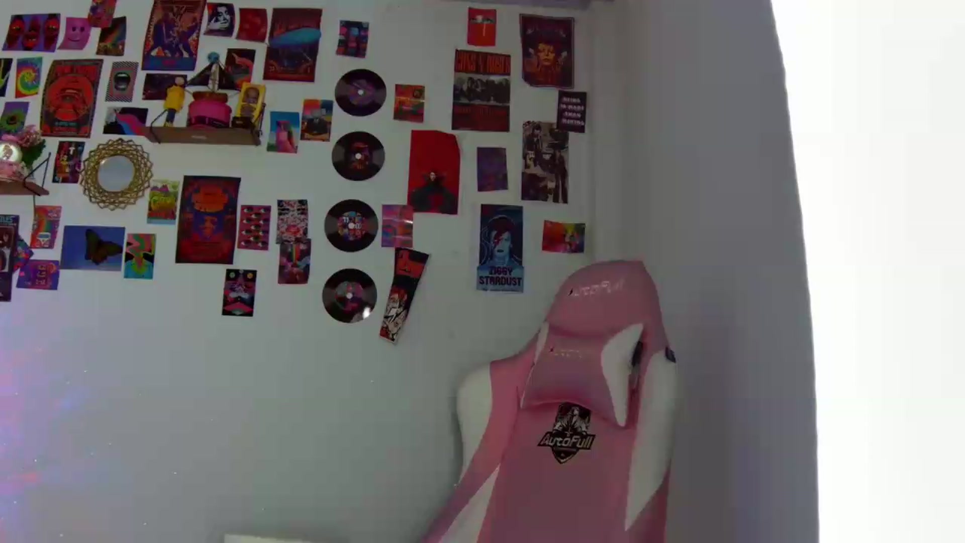 Gallery image thumbnail from CarolineJames's myfreecams stream on, 05/08/2026, 01:18 image 17 of 20