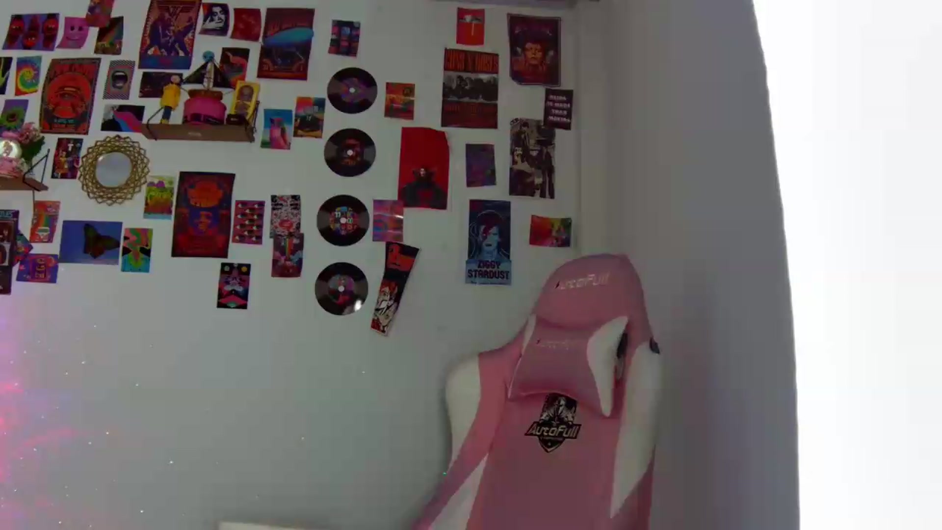 Gallery image thumbnail from CarolineJames's myfreecams stream on, 05/08/2026, 01:18 image 18 of 20