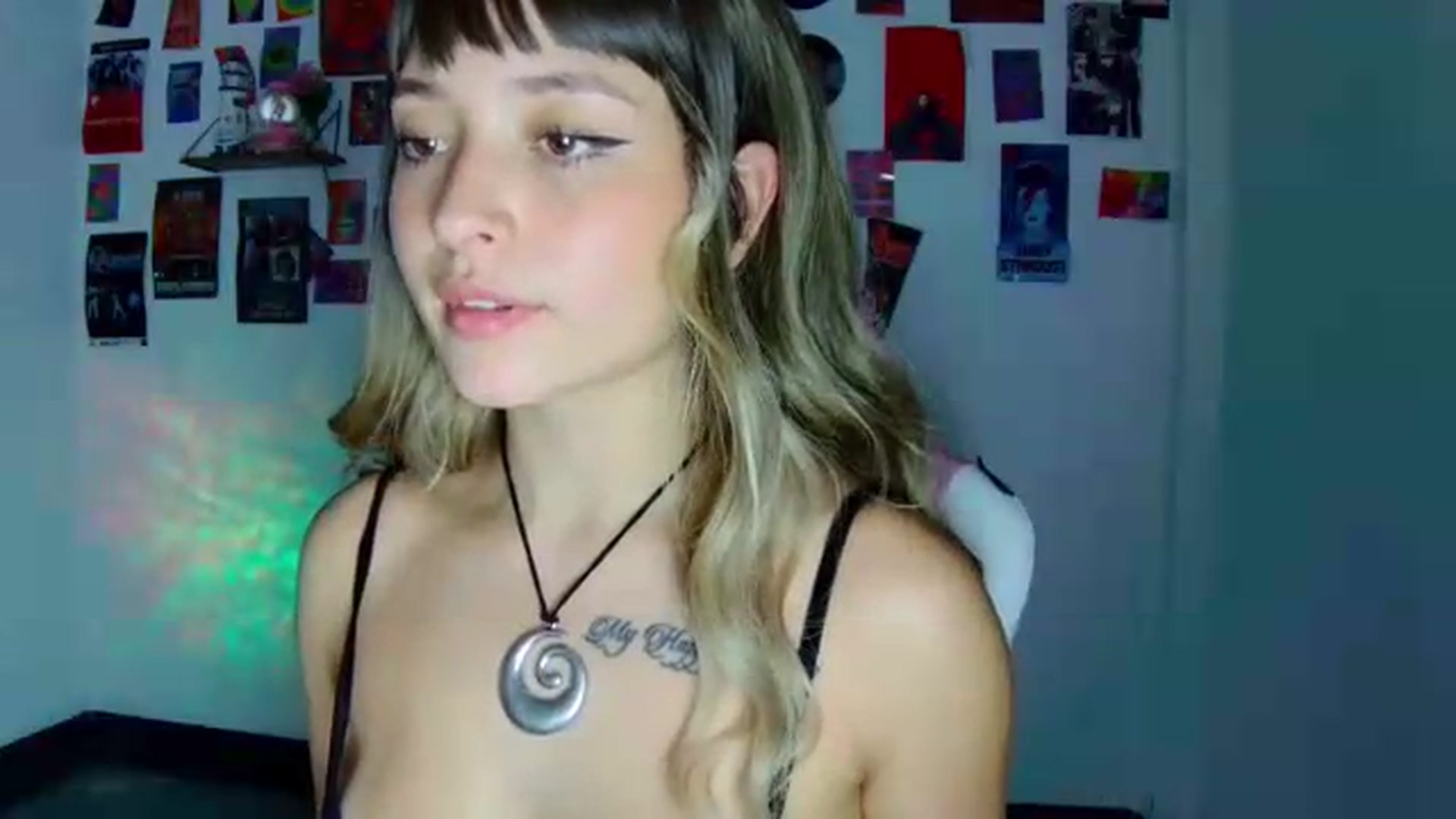Gallery image thumbnail from CarolineJames's myfreecams stream on, 05/14/2026, 23:12 image 20 of 20