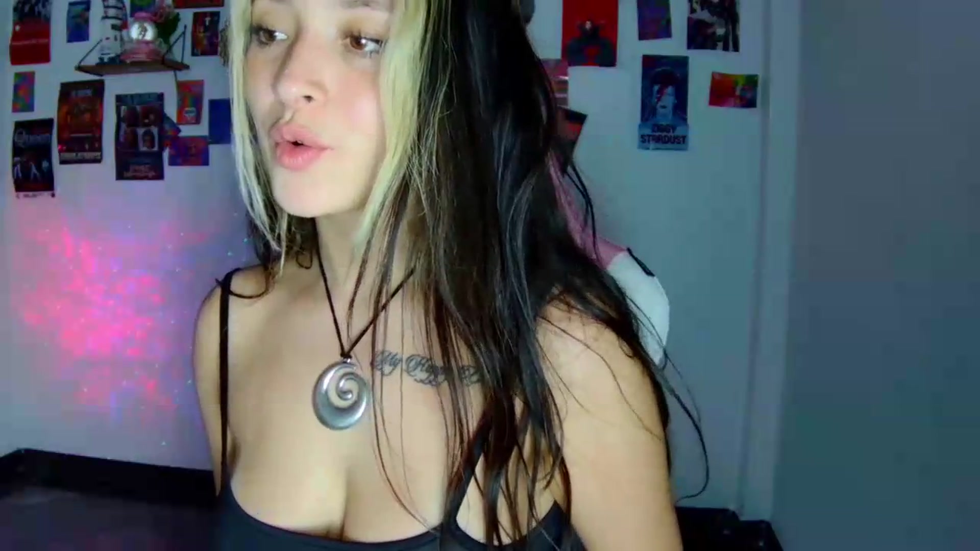 Gallery image thumbnail from CarolineJames's myfreecams stream on, 05/15/2026, 04:00 image 15 of 20