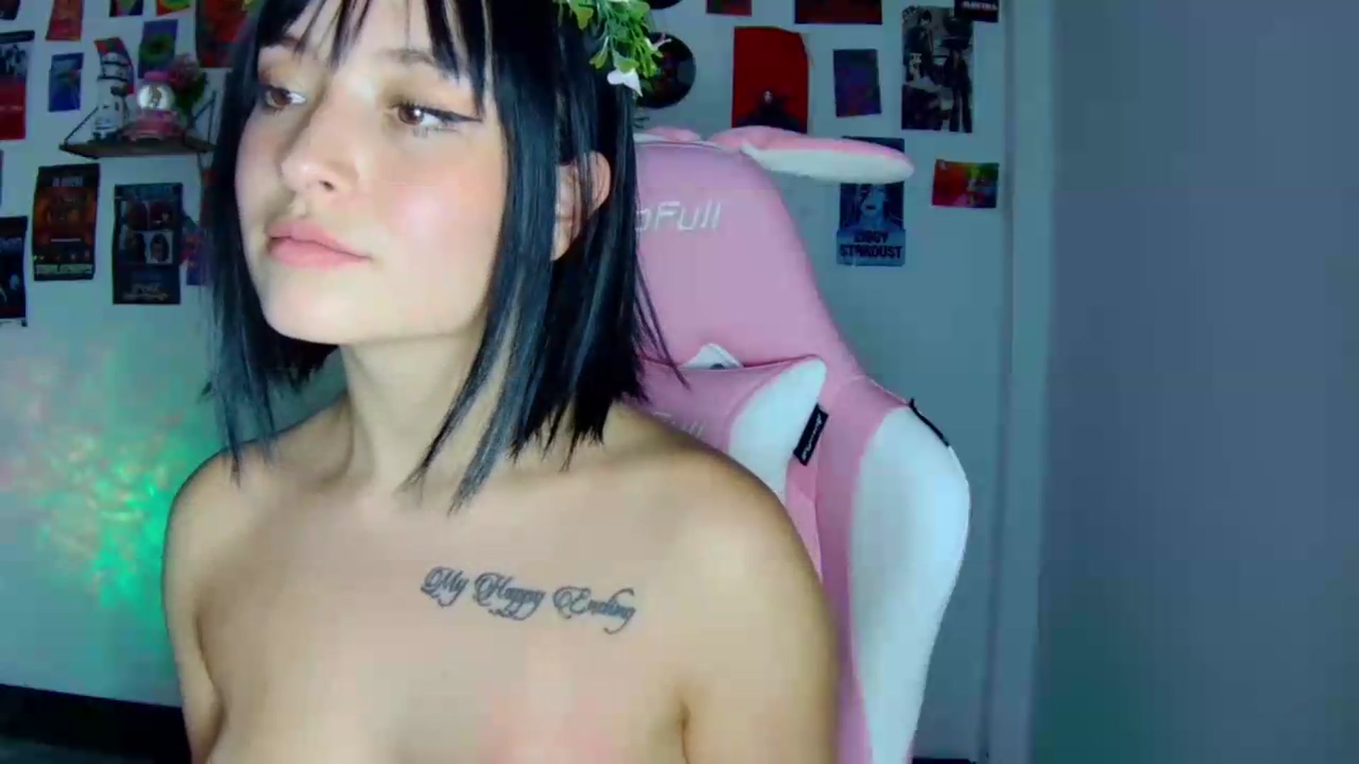 Gallery image thumbnail from CarolineJames's myfreecams stream on, 05/16/2026, 24:00 image 15 of 20
