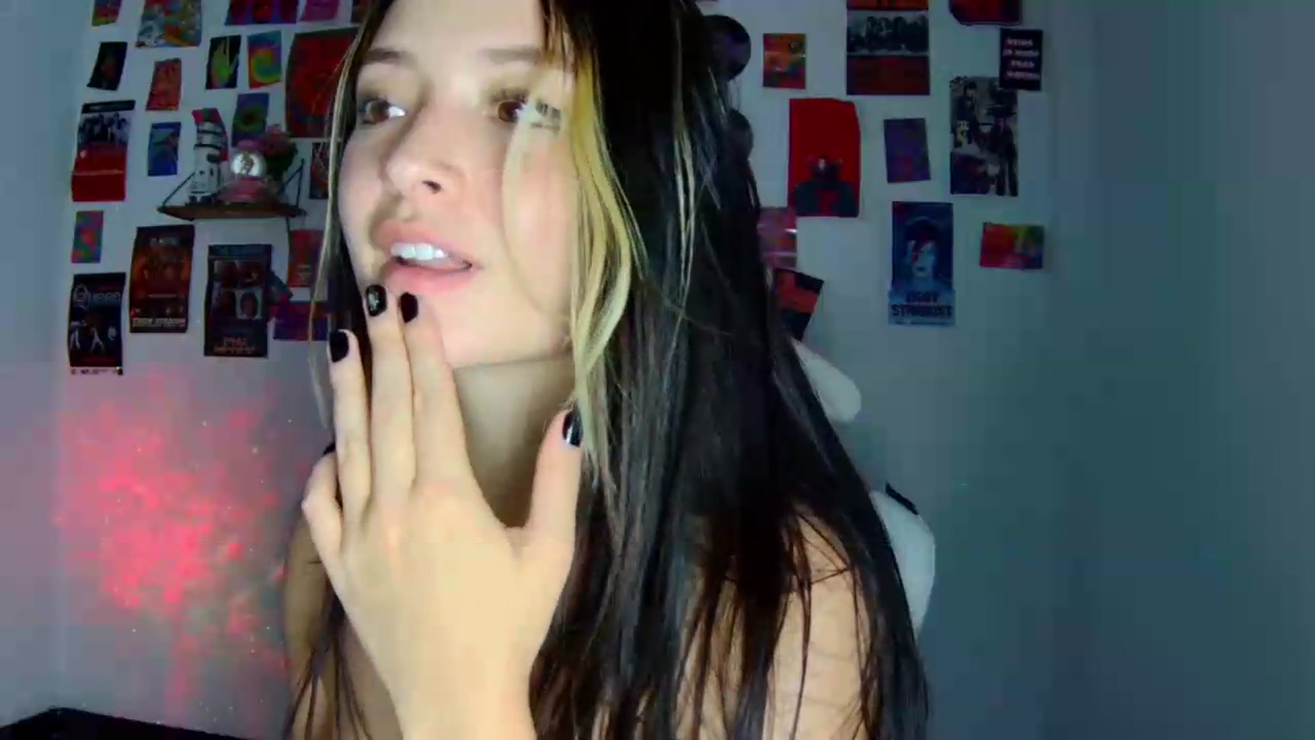 Gallery image thumbnail from CarolineJames's myfreecams stream on, 05/23/2026, 24:15 image 20 of 20