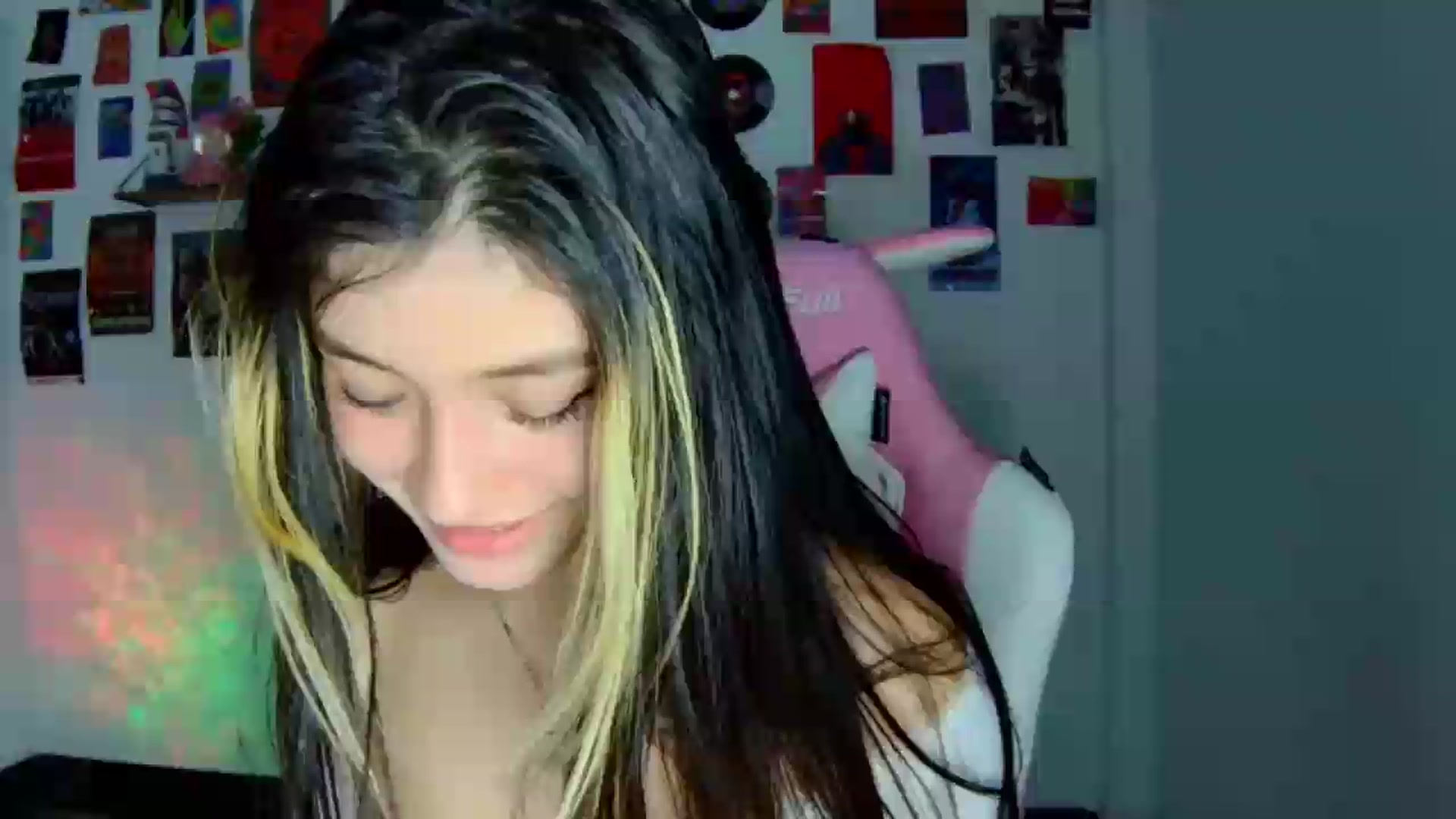 Gallery image thumbnail from CarolineJames's myfreecams stream on, 06/14/2026, 02:03 image 19 of 20