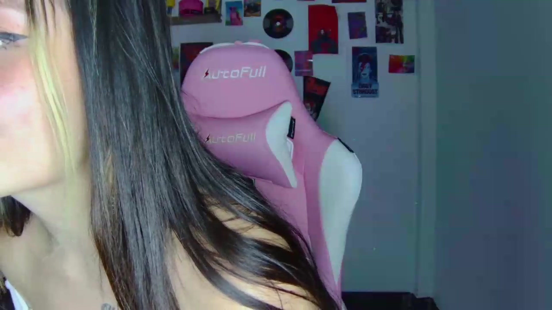Gallery image thumbnail from CarolineJames's myfreecams stream on, 07/05/2026, 05:40 image 12 of 20