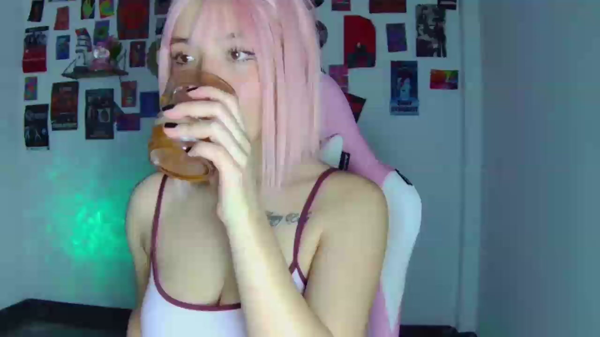 Gallery image thumbnail from CarolineJames's myfreecams stream on, 07/08/2026, 24:06 image 1 of 20