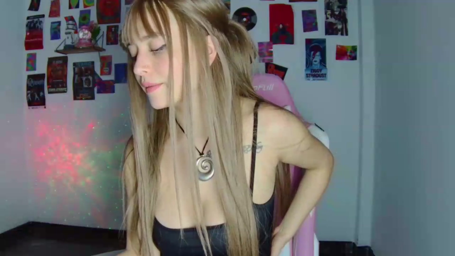 Gallery image thumbnail from CarolineJames's myfreecams stream on, 07/09/2026, 02:53 image 10 of 20