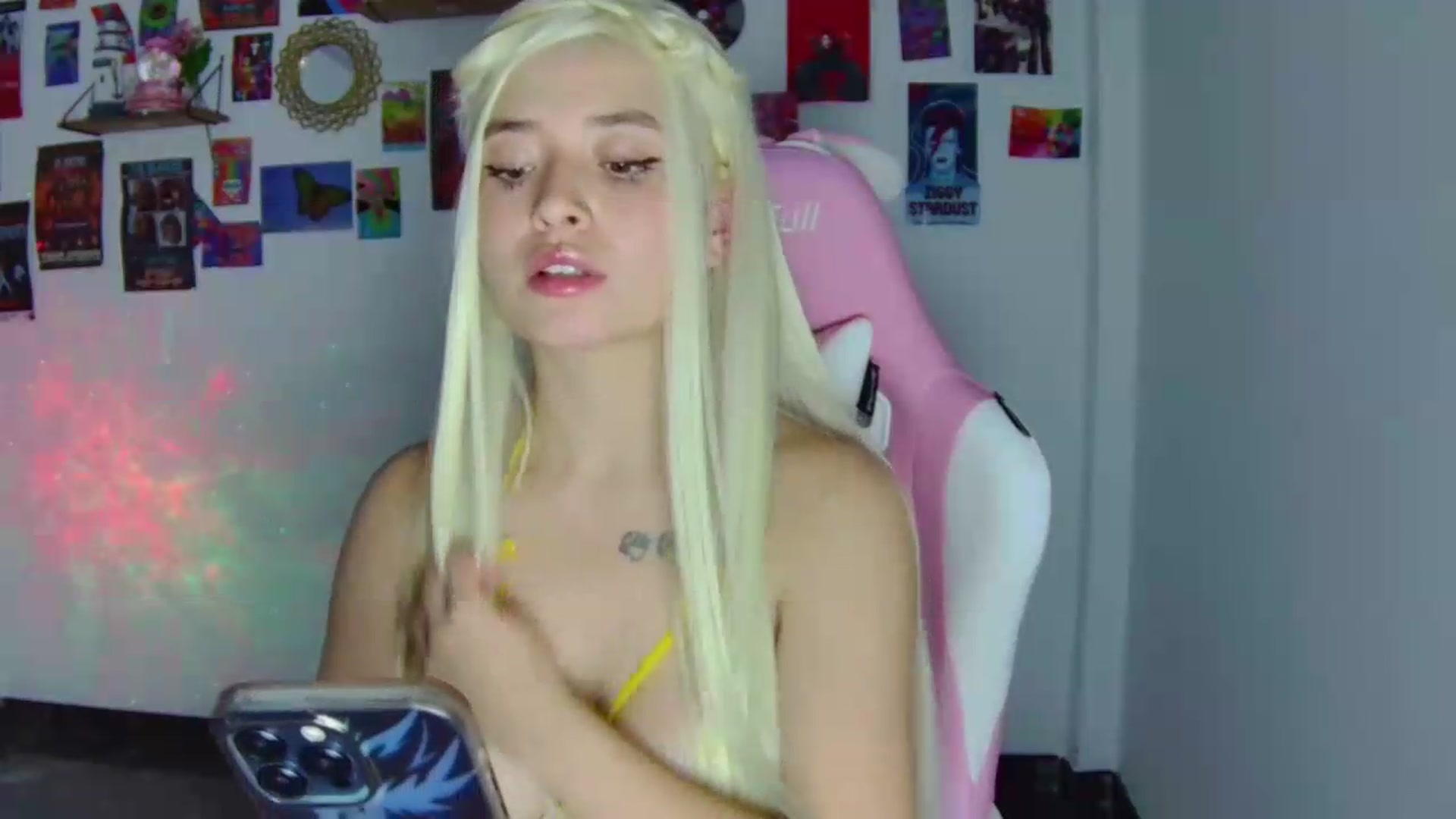Gallery image thumbnail from CarolineJames's myfreecams stream on, 07/10/2026, 24:05 image 2 of 20