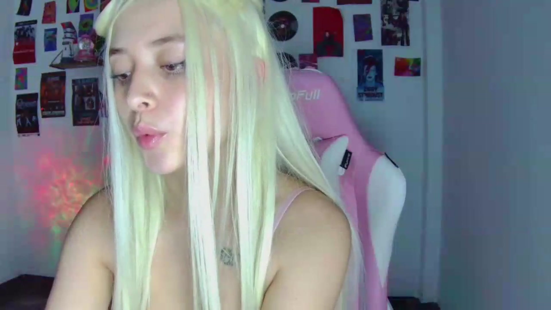 Gallery image thumbnail from CarolineJames's myfreecams stream on, 07/10/2026, 04:52 image 9 of 20